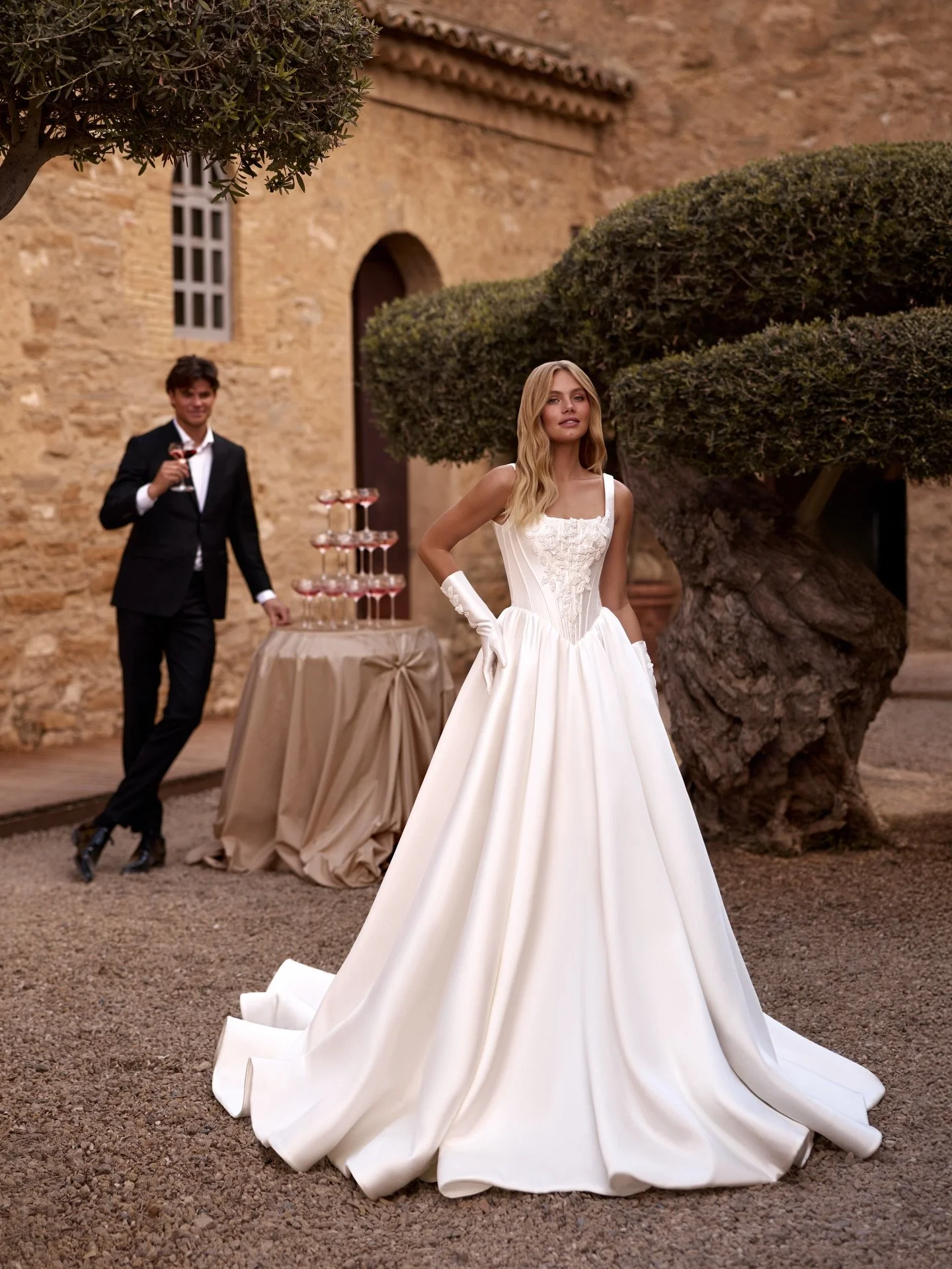 Dein perfekter Moment beginnt mit dem richtigen Kleid🥰
Leicht, elegant und voller Gef&uuml;hl &ndash; genau so, wie dein gro&szlig;er Tag sein soll.

Finde dein Traumkleid bei uns und erlebe diesen besonderen Moment selbst😍

Buche jetzt deinen pers