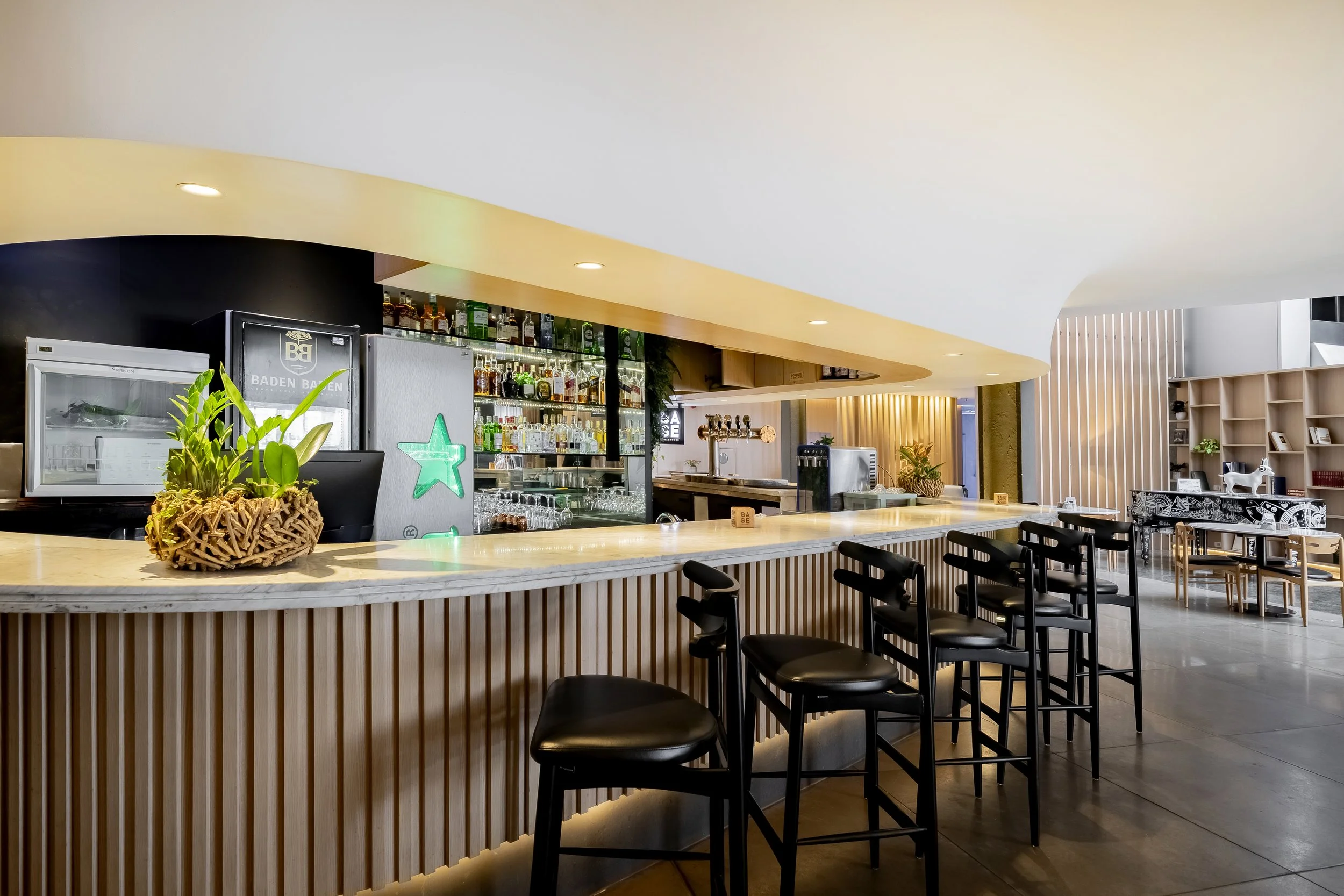 BASE BAR