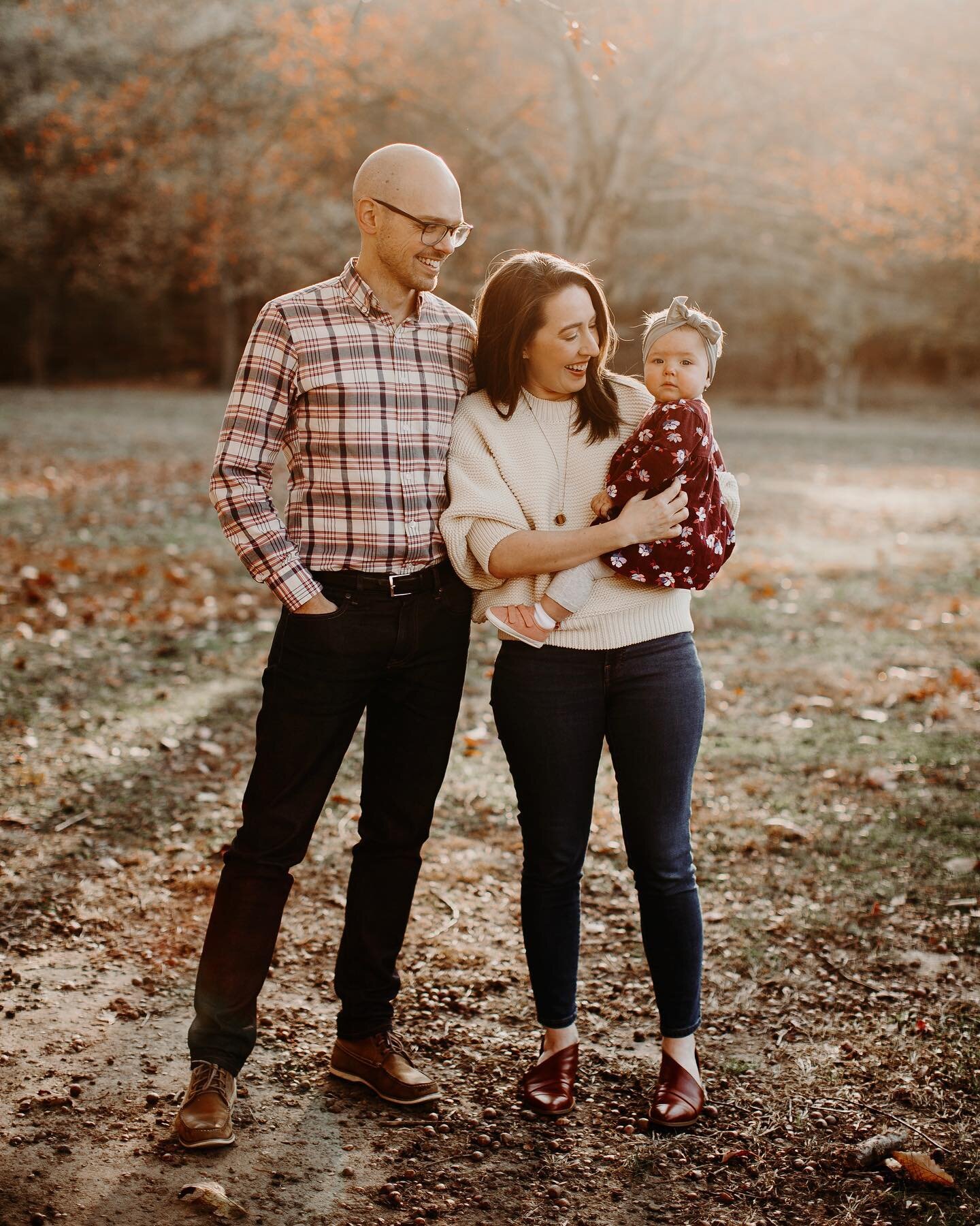 Who&rsquo;s ready for fall family sessions? I soooooo am. Message me today to set one up! 🍁
.⁣
.⁣
.⁣
.⁣
.⁣
#documentaryfamilies #hamptonroadsphotographer #northernvaphotographer #greenwichphotographer #alexandriavaphotographer #feelingmotherhood #dc