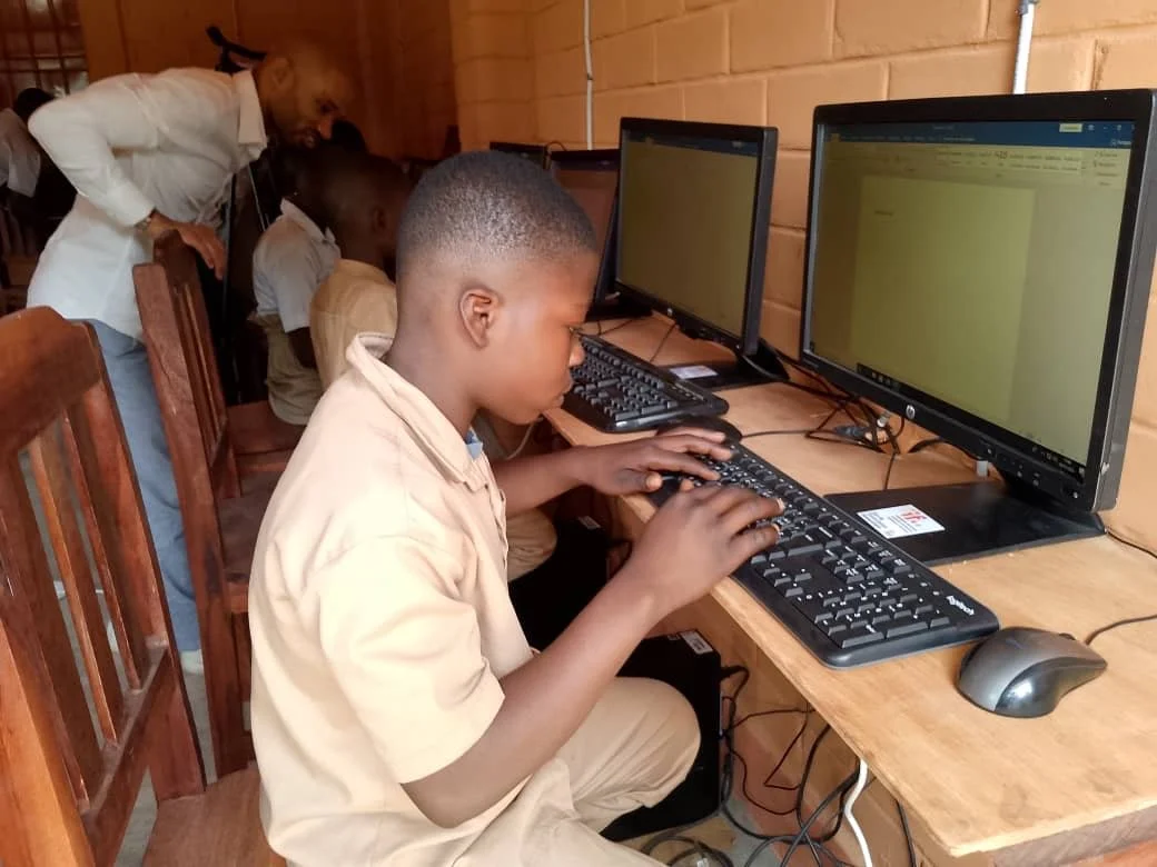 Alfabetizzazione informatica Nella regione delle Savane