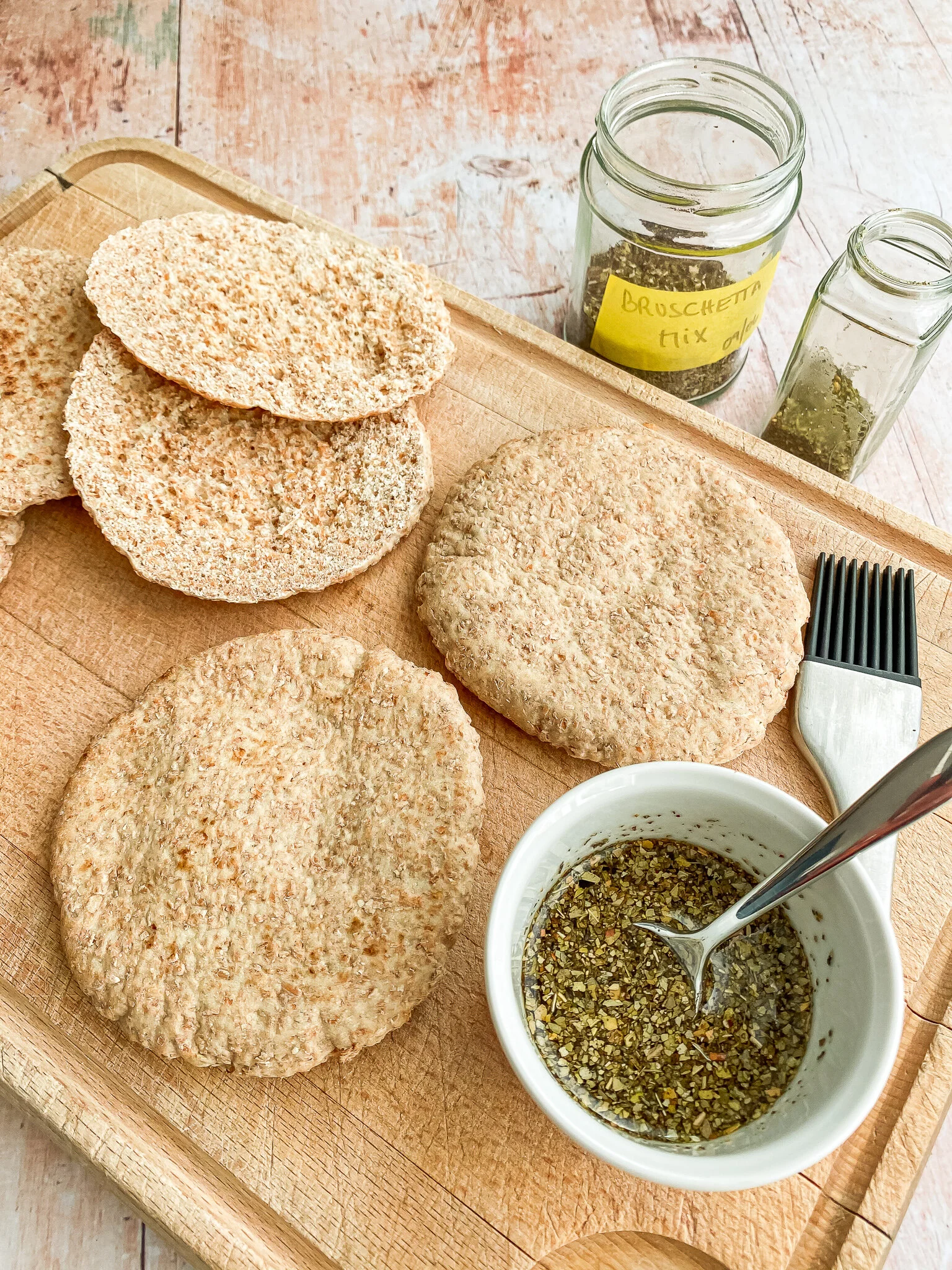 EASY HOMEMADE PITA CHIPS — Beatrice Caffrey Ultimate Health & Wellness