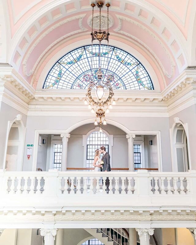 Making use of the beautiful arches and pillars in this beautiful place 💕
.
.
.
.
.
 #londonweddingphotographer #ukweddingphotographer #essexweddingphotographer #weddingphotography #weddingphotographer #weddinginspo #junebugweddings #junebug #justmar