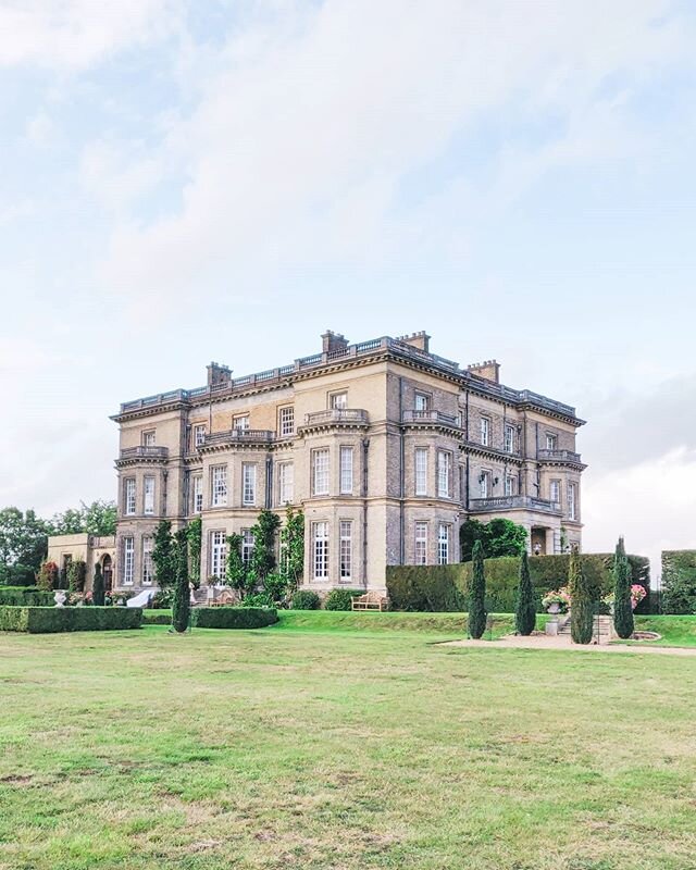 The beautiful @hedsor, one of my favourite venues! I'm sure anyone who has seen the bridal suite will surely agree with me... 😍😆
.
.
.
.
.
#londonweddingphotographer #ukweddingphotographer #essexweddingphotographer #weddingphotography #weddingphoto