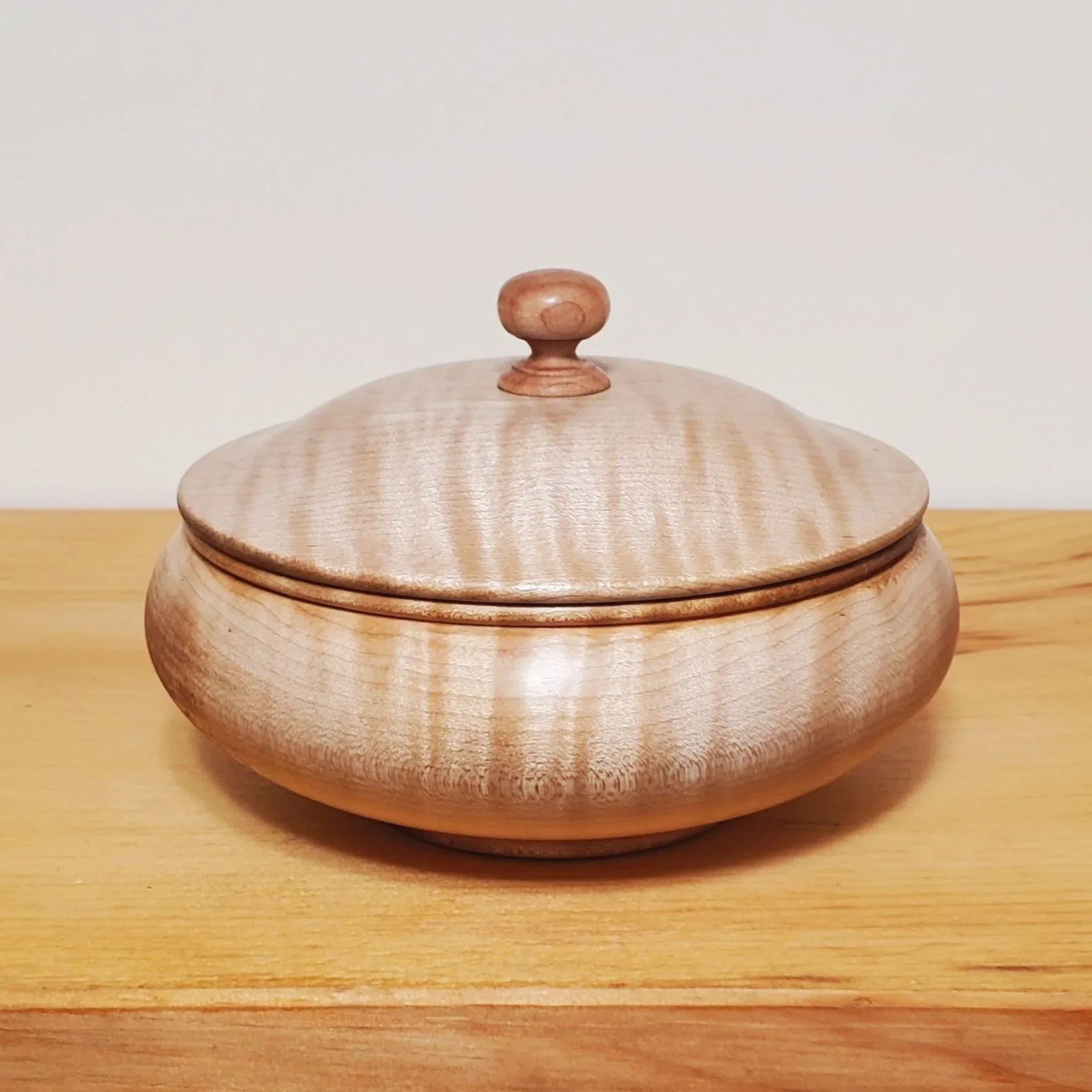 #187 Tiger Maple Container