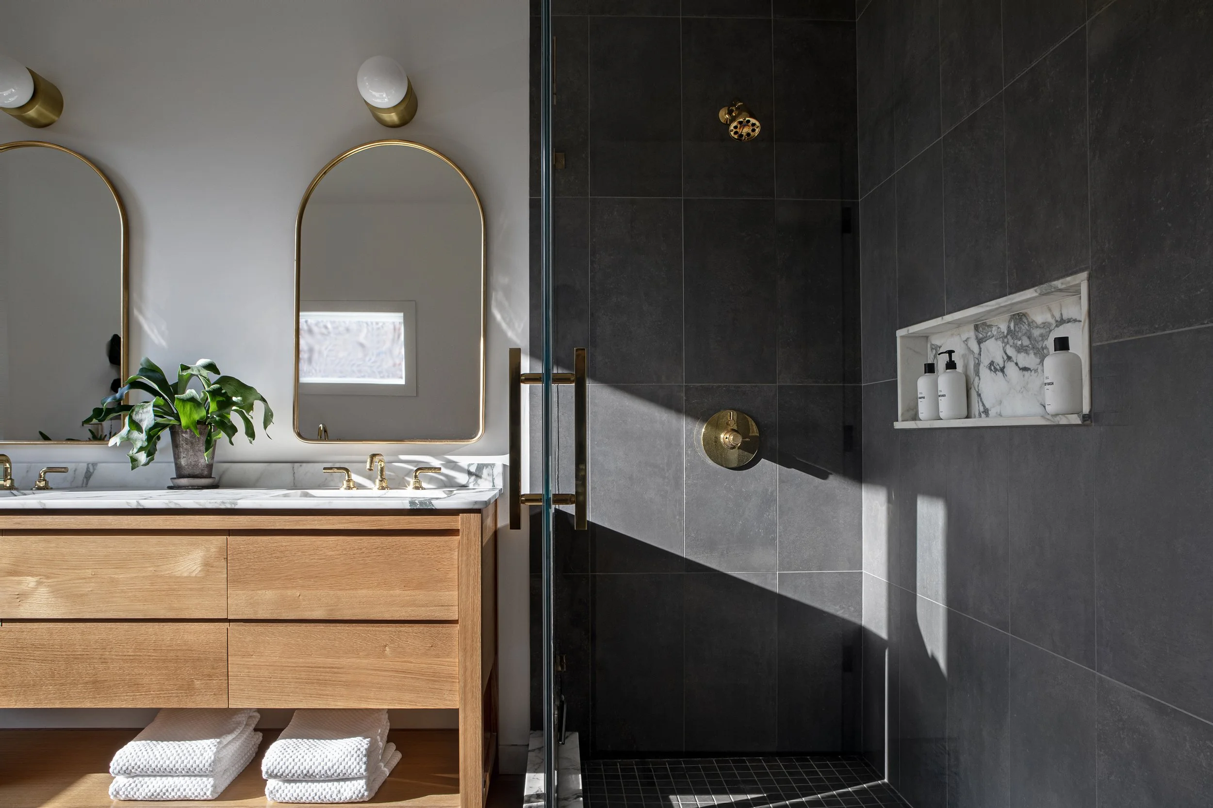 primarybathroom1.jpg