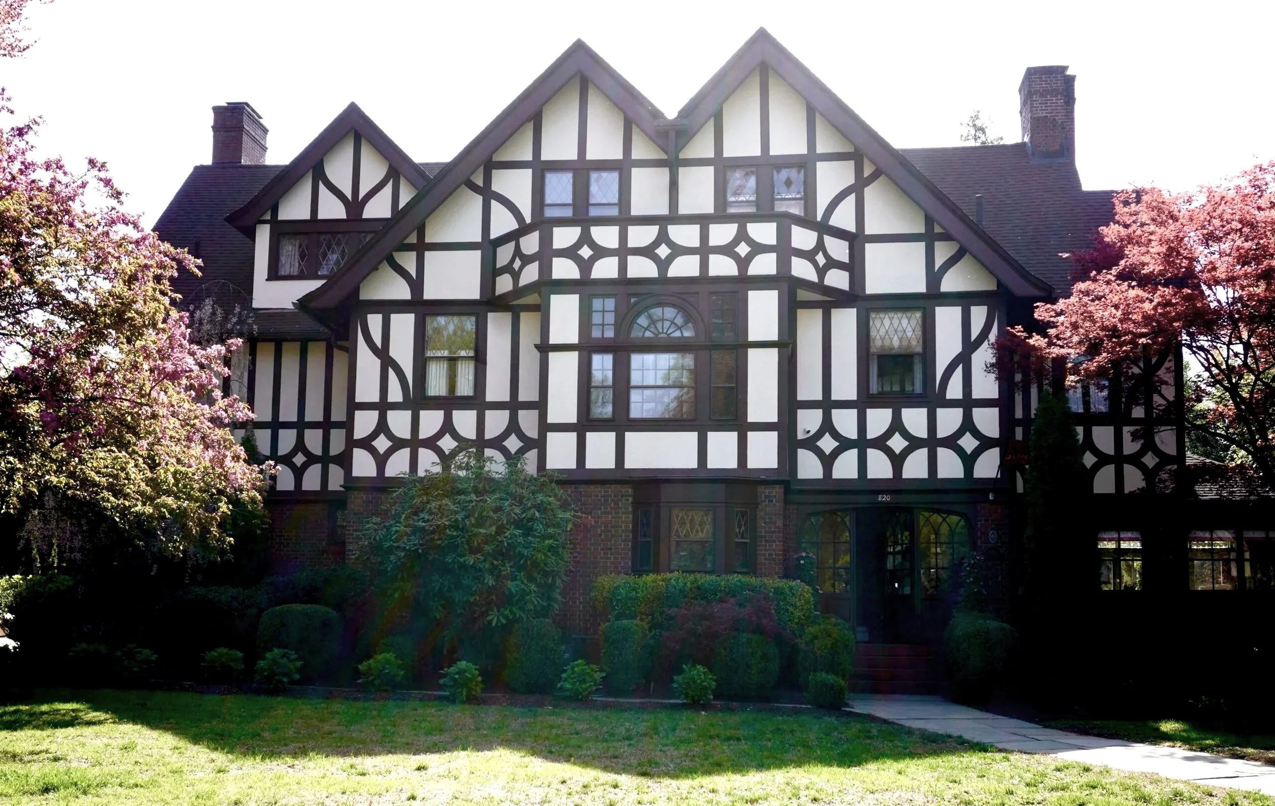 West Hartford Connecticut Tudor Showhouse Interior Design by Sabin Viehland 