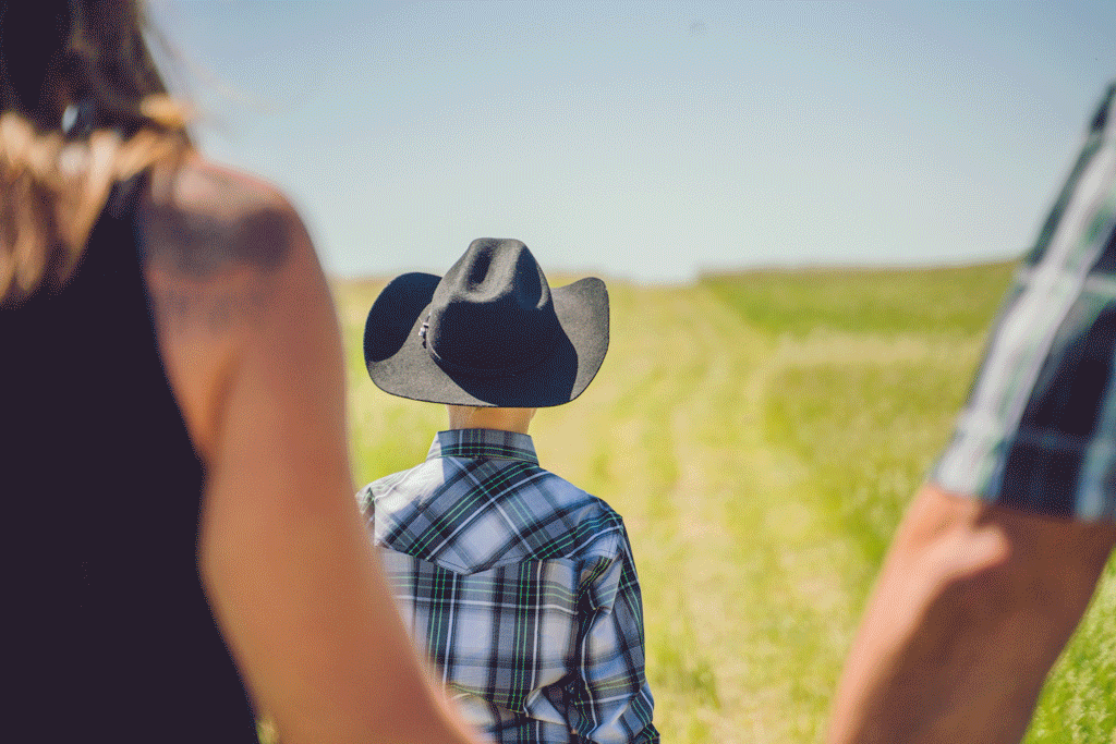 Summer South Dakota Family Photos Ft. Will, Heather and Chris Botha