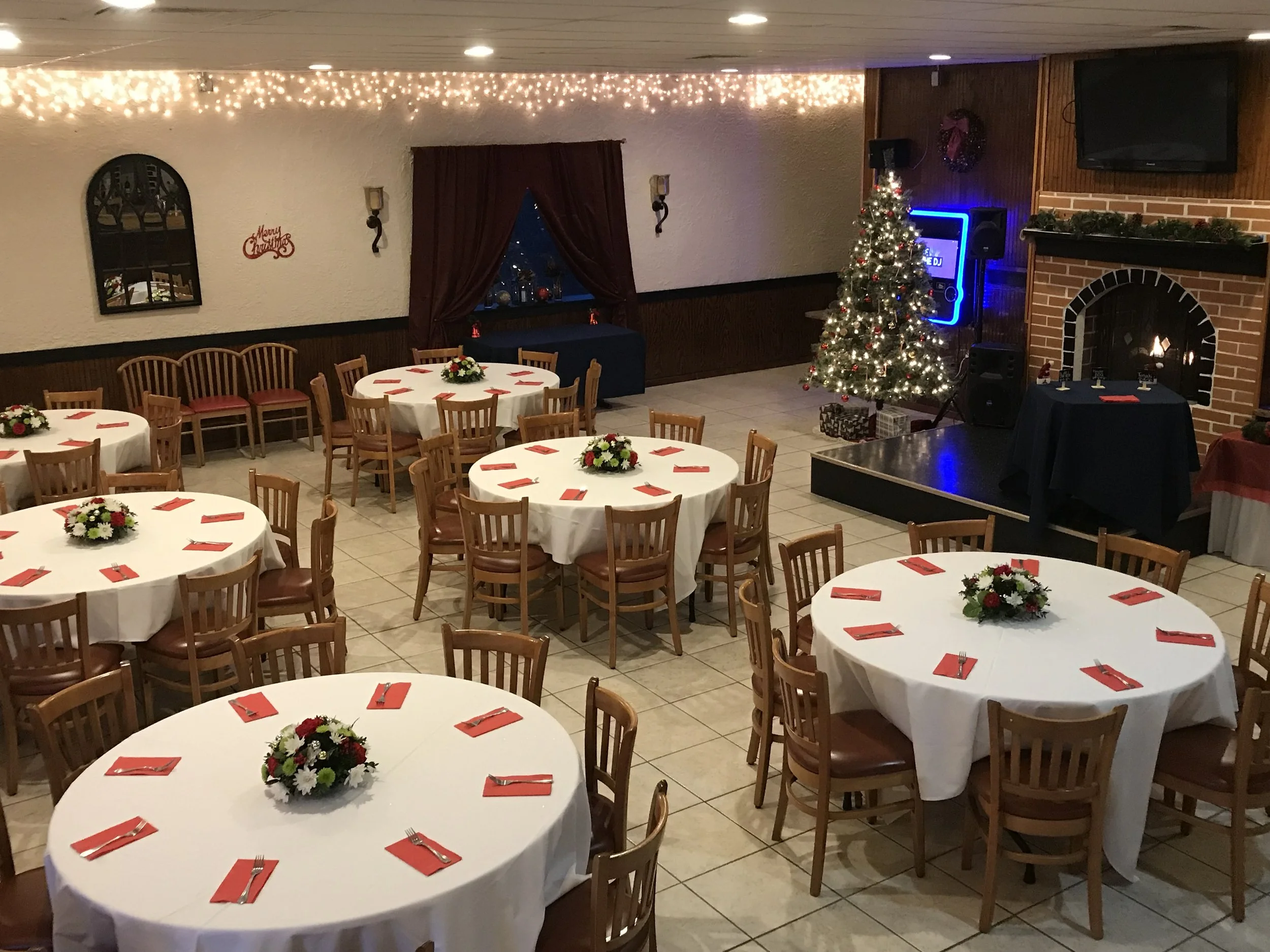 Accommodates Up To 75 People