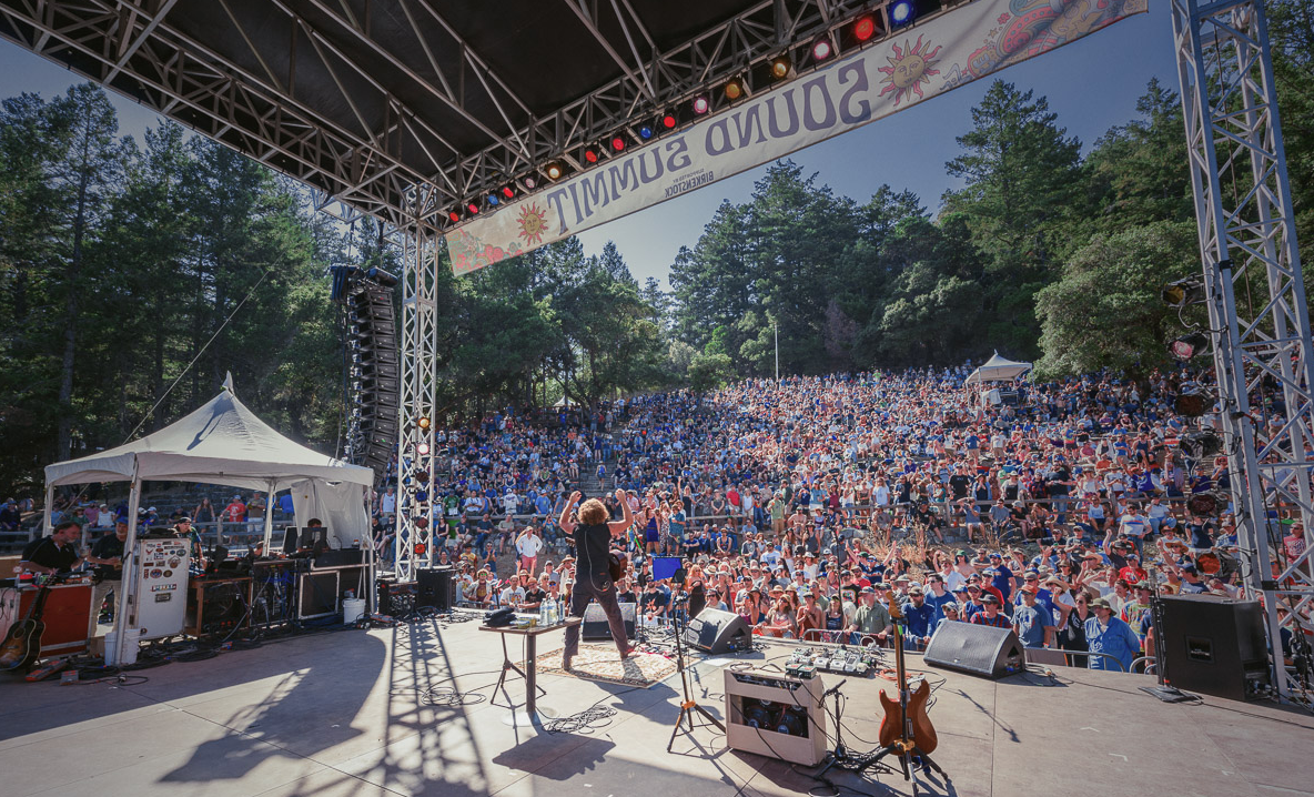 Music in nature at the Mountain Theatre.