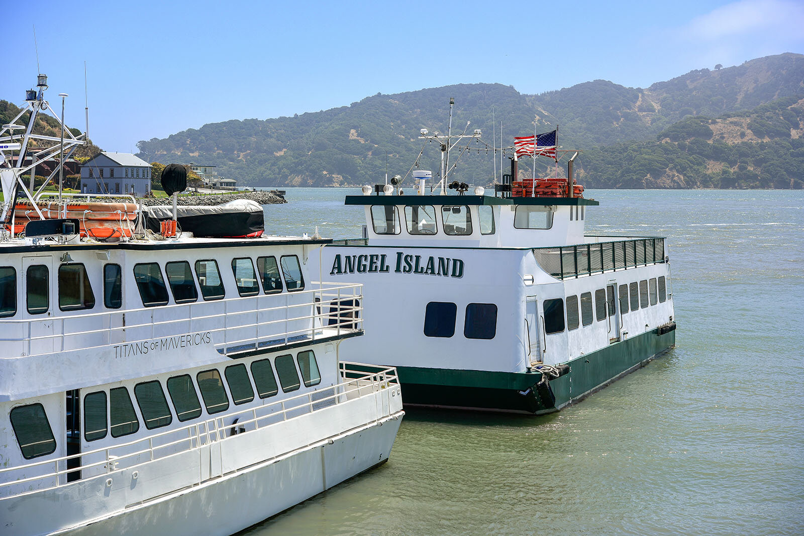Angel Island Ferry Departs from Tiburon