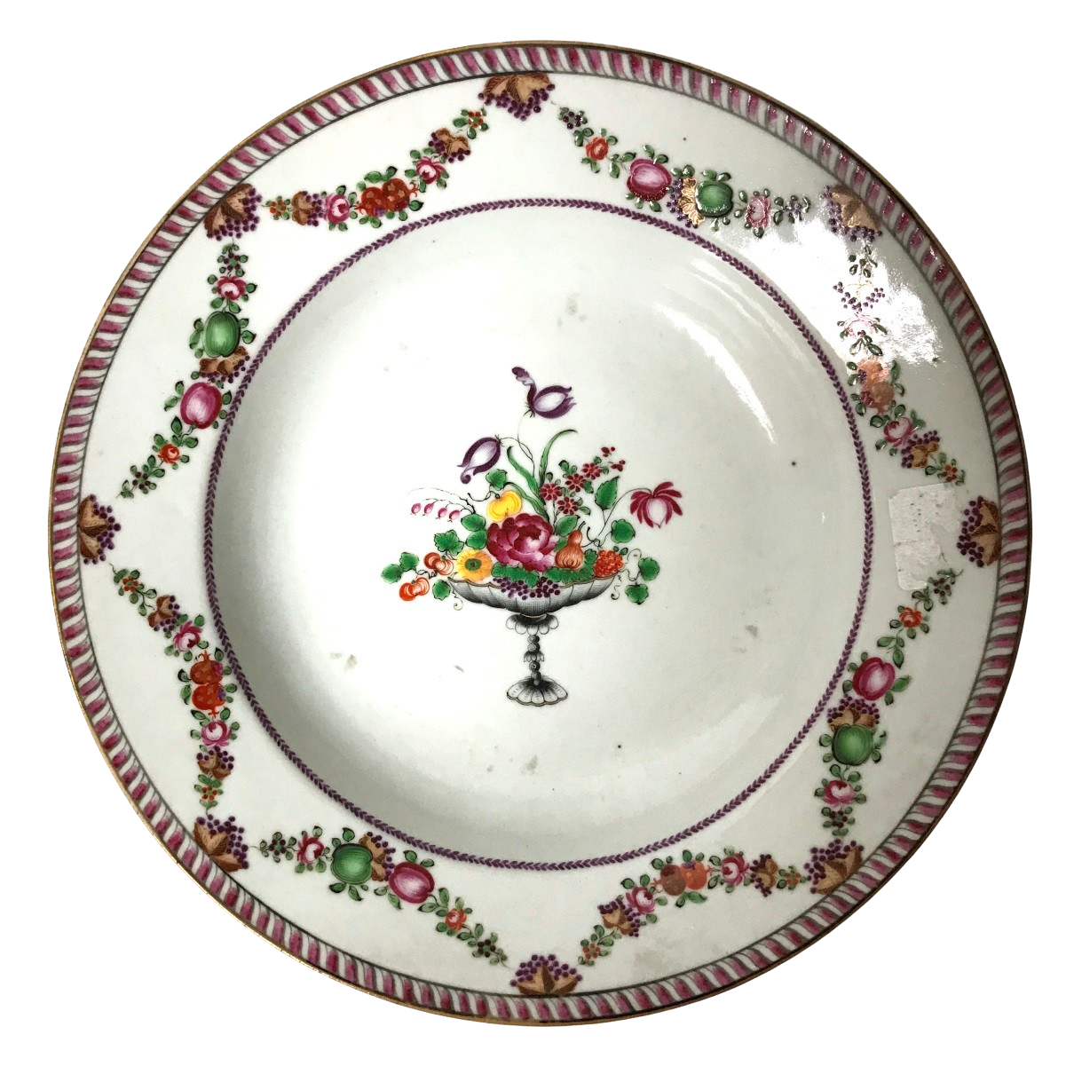 Set of Four Very Nice Export Porcelain Famille Rose Bowls with