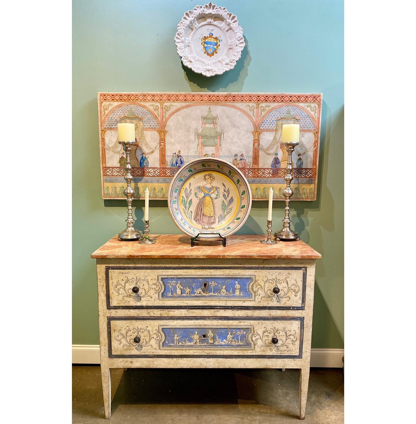 Painted pleasure at Wolf Hall Antiques😍
.
.
.
#wolfhall #wolfhallantiques #antiquedealersofinstagram #antique #dallasinteriordesigner #dallasdesigndistrict #texasinteriordesigner #antiqueshop #fineantiques #timelessdesign #interior #interiordesign