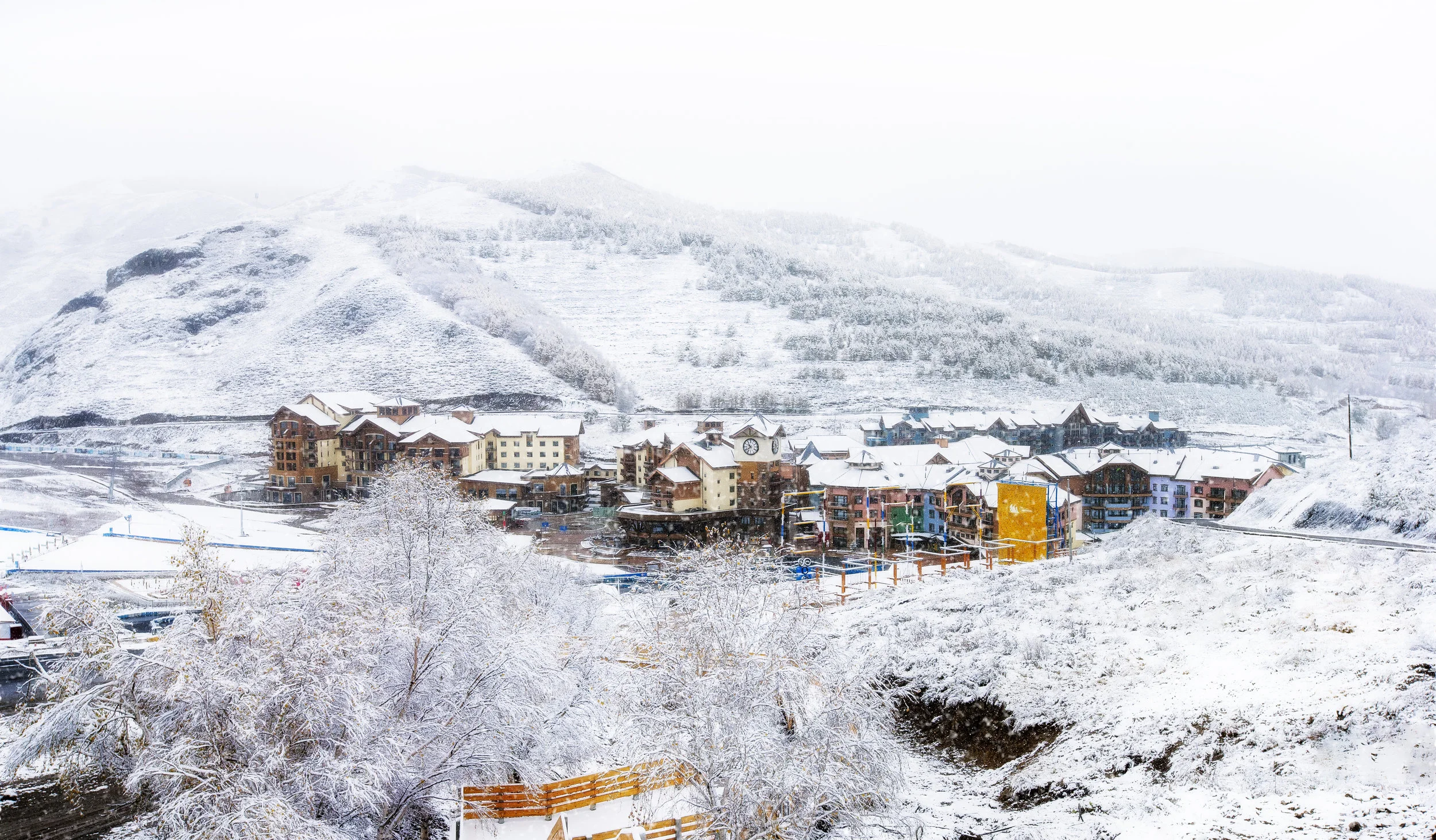 Thaiwoo Ski Resort 太舞滑雪小镇