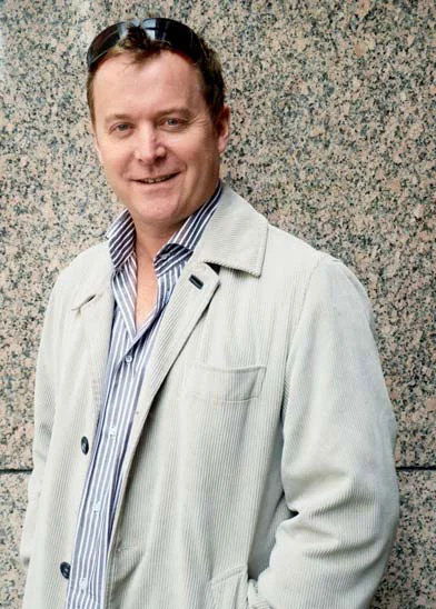JUSTIN DOWNES 唐金
