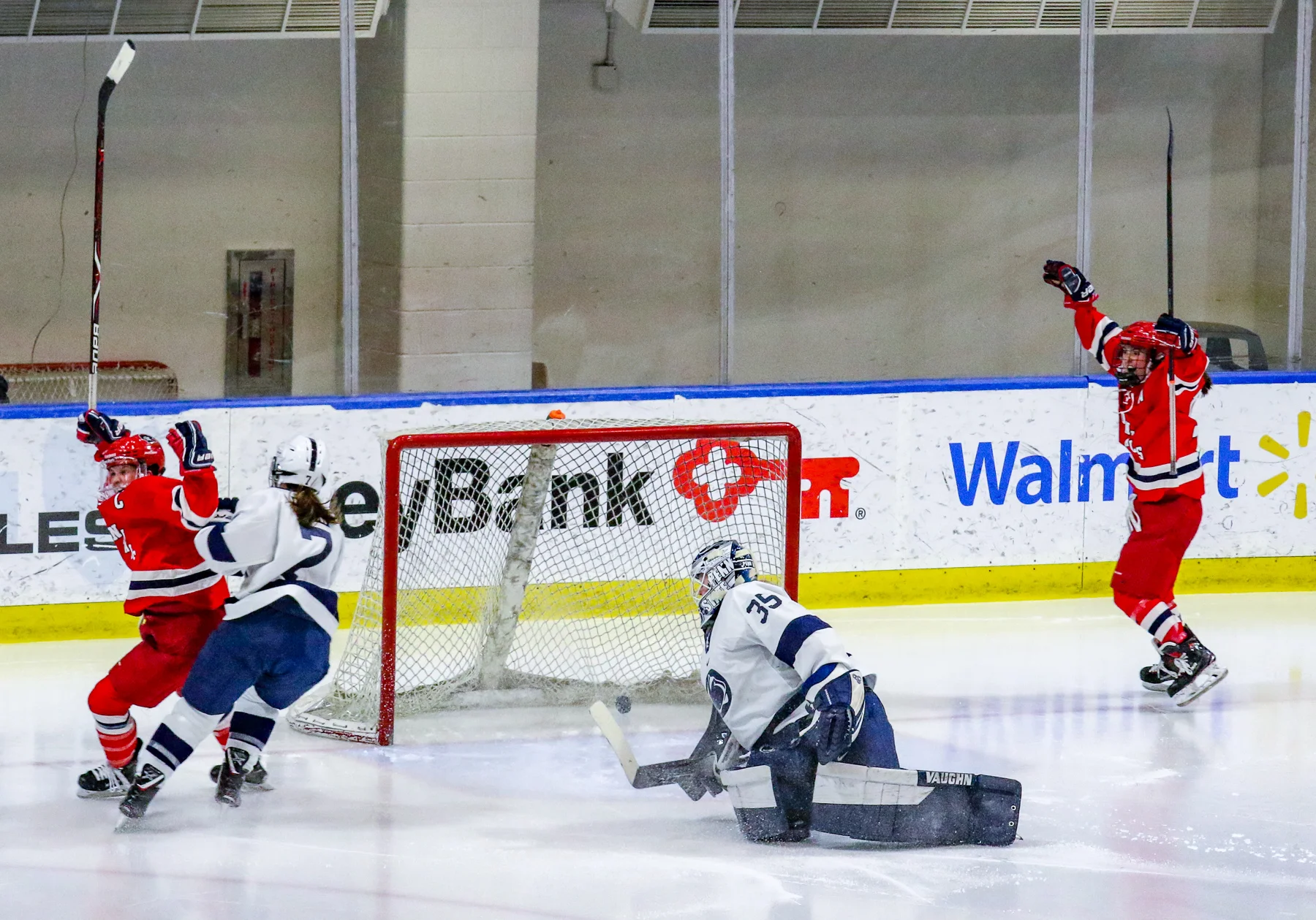 2019_RMUvMercyhurstCHASemifinals-112.jpg