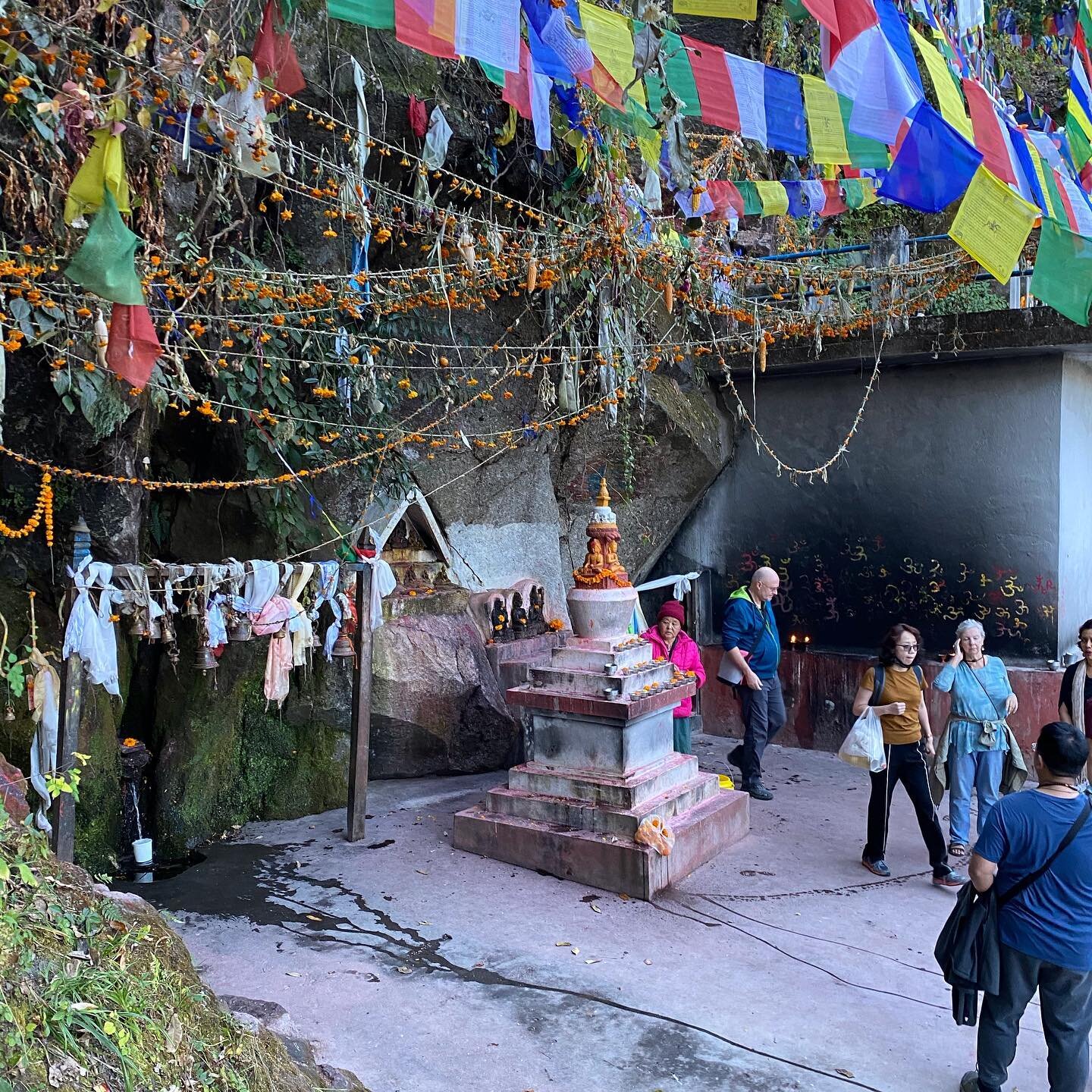 Our pilgrimage has brought us to Chumik Changchup, the Spring of Awakening, where Guru Padmasambhava tamed blood-thirsty demons and pacified the land, so that blessed water still flows to this day.
💙
We had the good fortune to spend some joyful mome