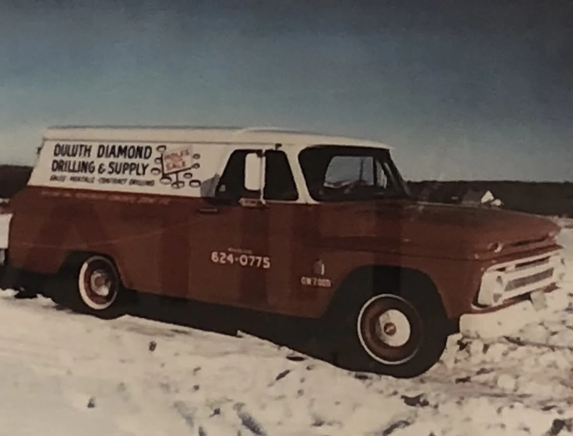 diamond truck old.jpg