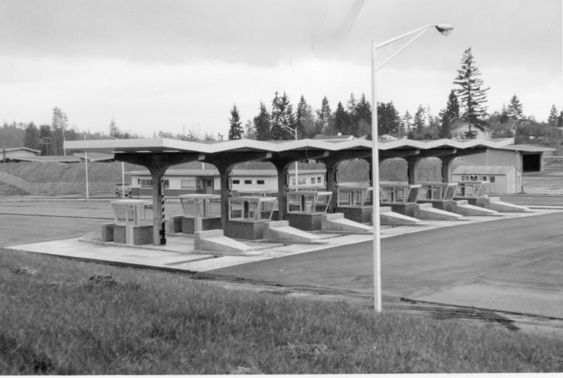 Toll plaza for the Evergreen Point bridge in Medina