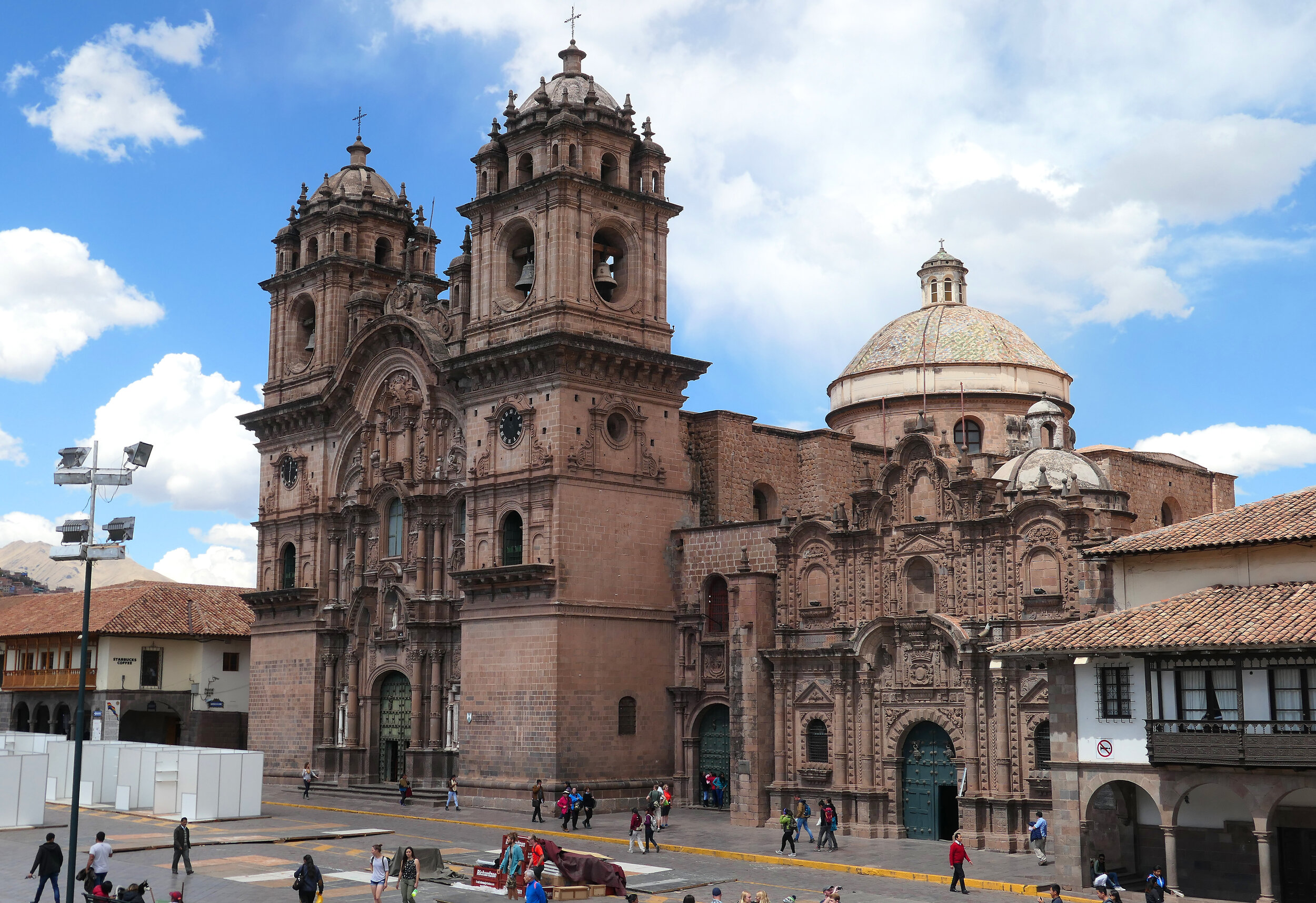 Cusco main square.jpg