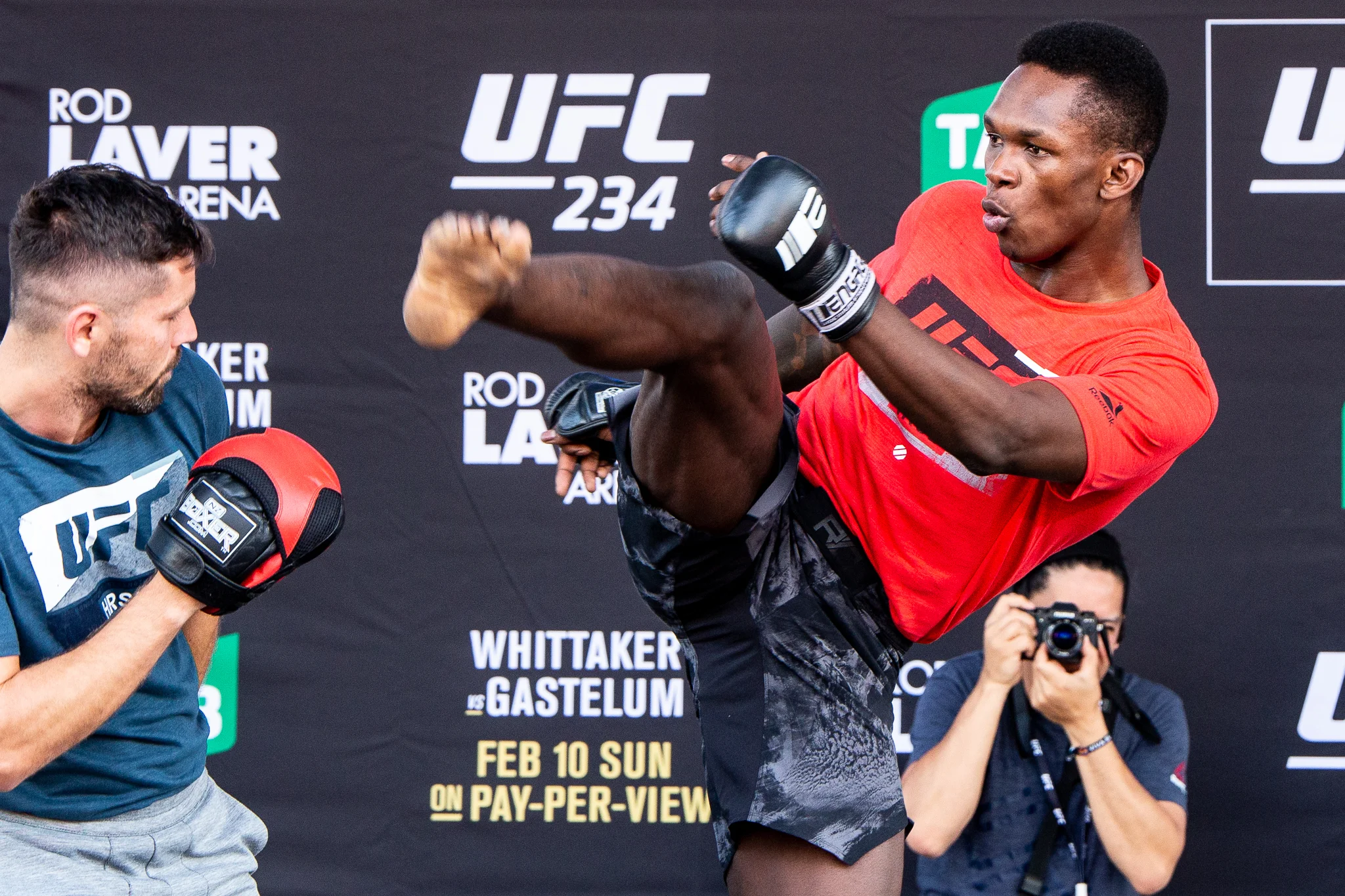 israel-adesanya-ufc-kick.jpg