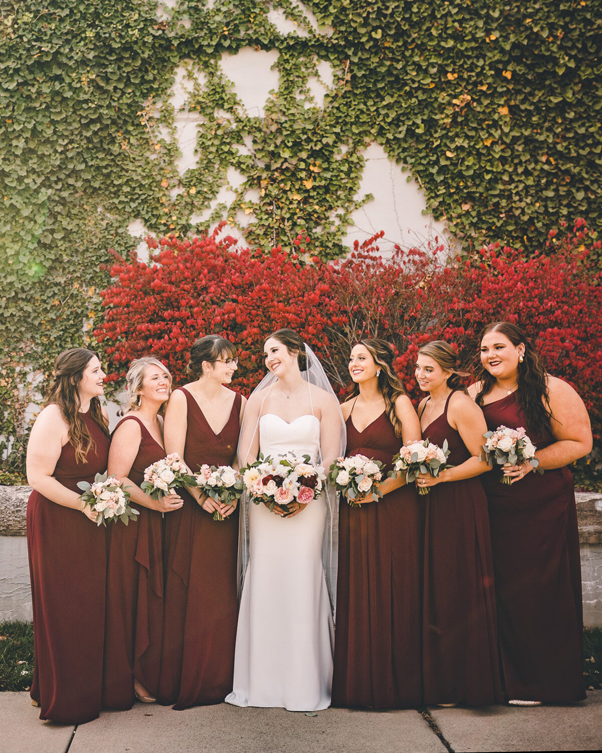 Can we go back to warm days and prime autumn colors? 🍂🧡🍁

Just asking for a friend.😉

Images: @sarahbabcockstudio 
Floral: @floralvdesign 
Venue: @steamplantdayton 

#daytonweddingplanner #daytonweddingplanning #thesteamplant #steamplantdayton #c