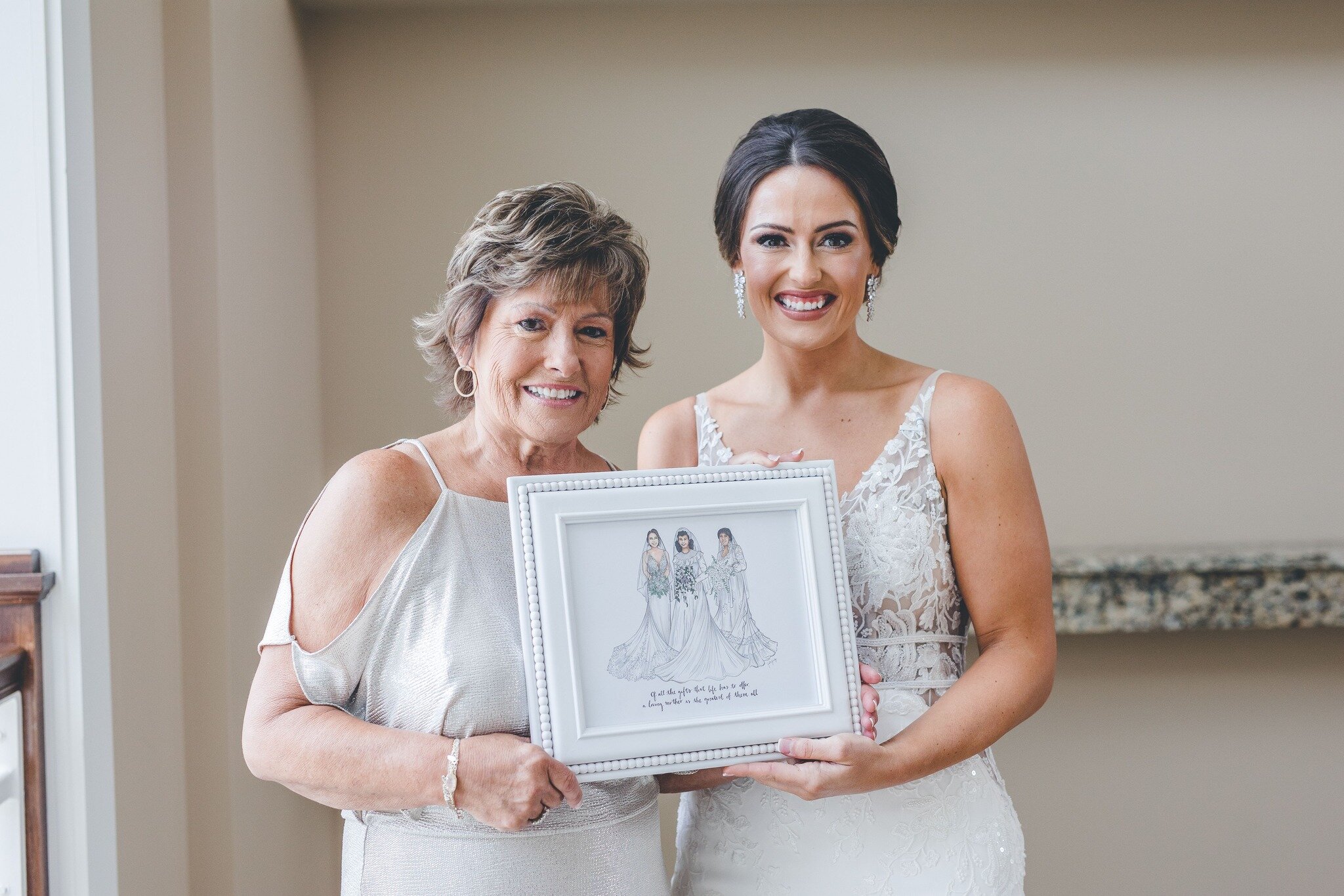 Thoughtful wedding gifts to your favorite people can be challenging to find.  However, something personalized like this sketch of three generations of brides is truly a beautiful keepsake to treasure. 💕

Images: @sarahbabcockstudio 
Venue: @coopercr