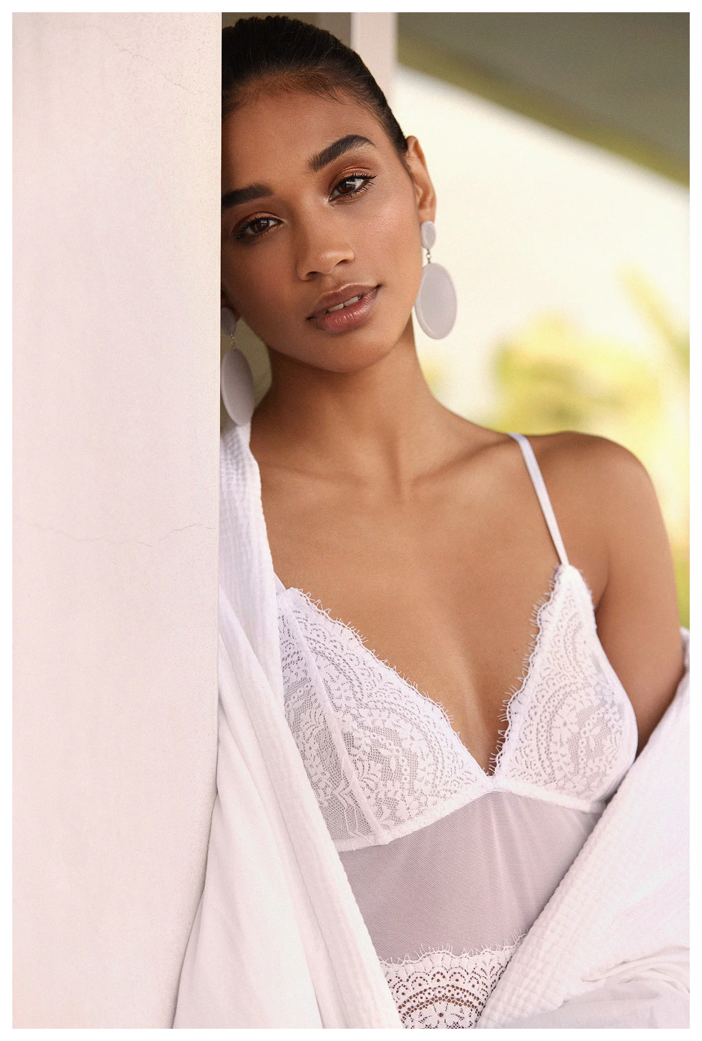 BCBGMAXAZRIA_Intimates_4.jpg