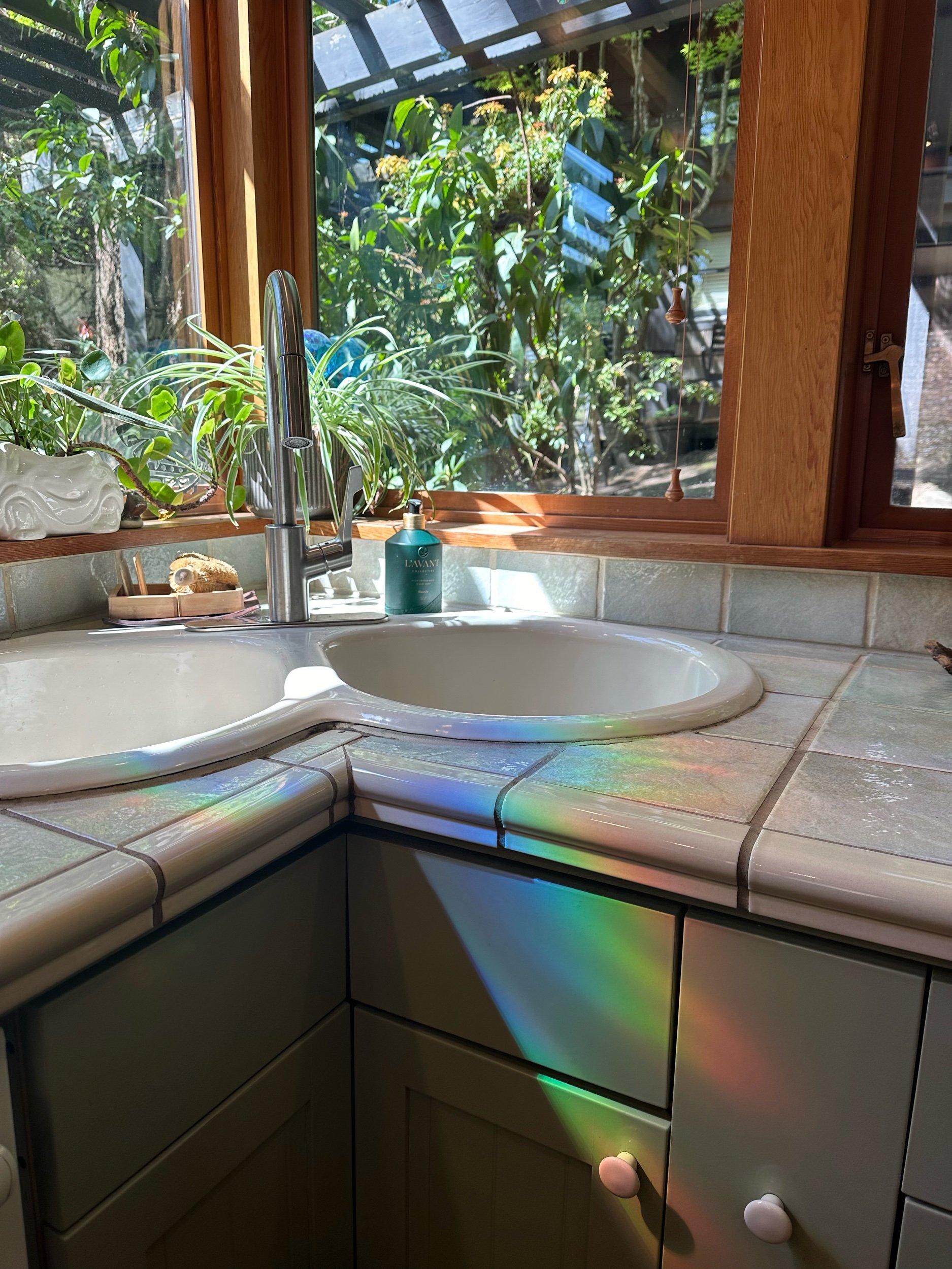 85886B6B-7577-4FBC-AD95-4824B762D7B7