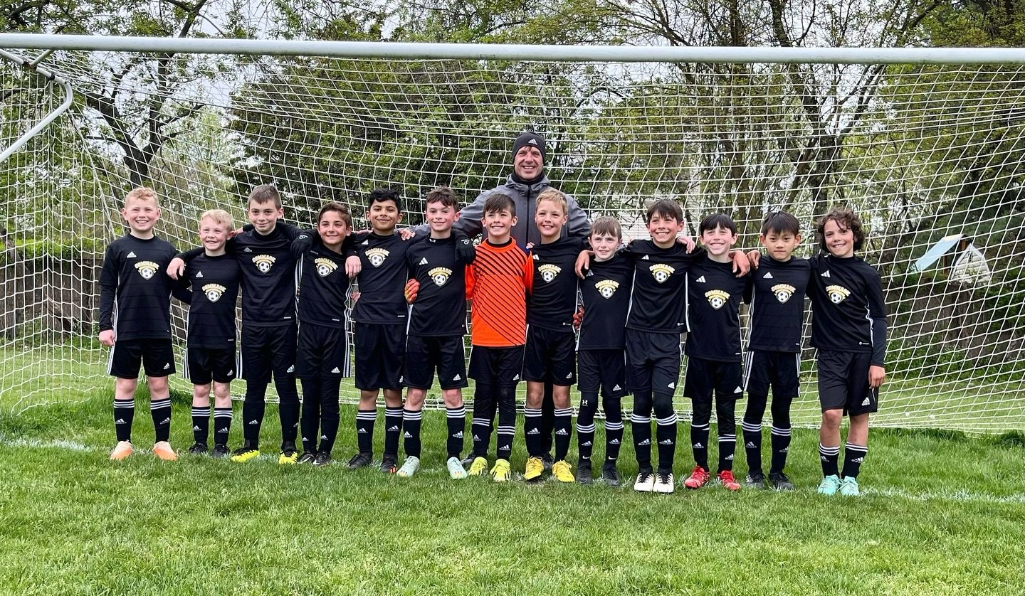 Congratulations to the BU10 Commack Blaze on their EDP Cup victory! The boys defeated LMFC Academy with a score of 4-3 in the quarterfinals and they will advance to the semi-finals. Way to go, keep up the good work! 👏🏼⚽️ #CommackSoccer #CommackSocc