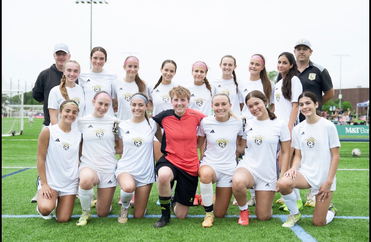 What an incredible 2024-2025 season for the Commack G09 Cougars! 👏🏼 This highly decorated team built on their success from the Fall Varsity season, where they had multiple individual award winners. They kicked off their late fall season with a Cham