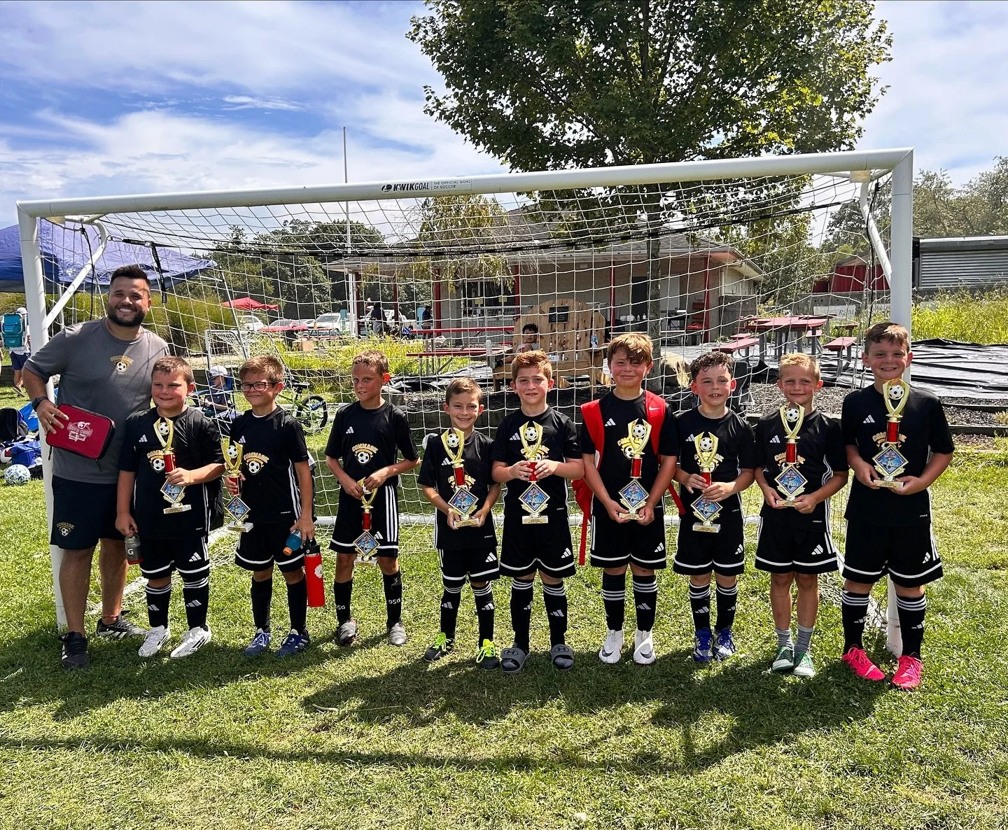 Congratulations to the B2017 Commack Crusaders on finishing in second place! This was their first tournament as a team. Best of luck this fall! 👏🏼⚽️🥈 #CommackSoccer #CommackSoccerLeague