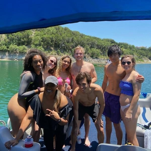 What a great start to our Saturday! 🙌Thank you Sara and friends for being such an awesome group and we hope you join us again on the lake very soon! ☀️👍🤙🍹🔥🙏
.
.
.
Tag your friends in the comments to share your pics!
.
.
.
#bookwakethrills #crui