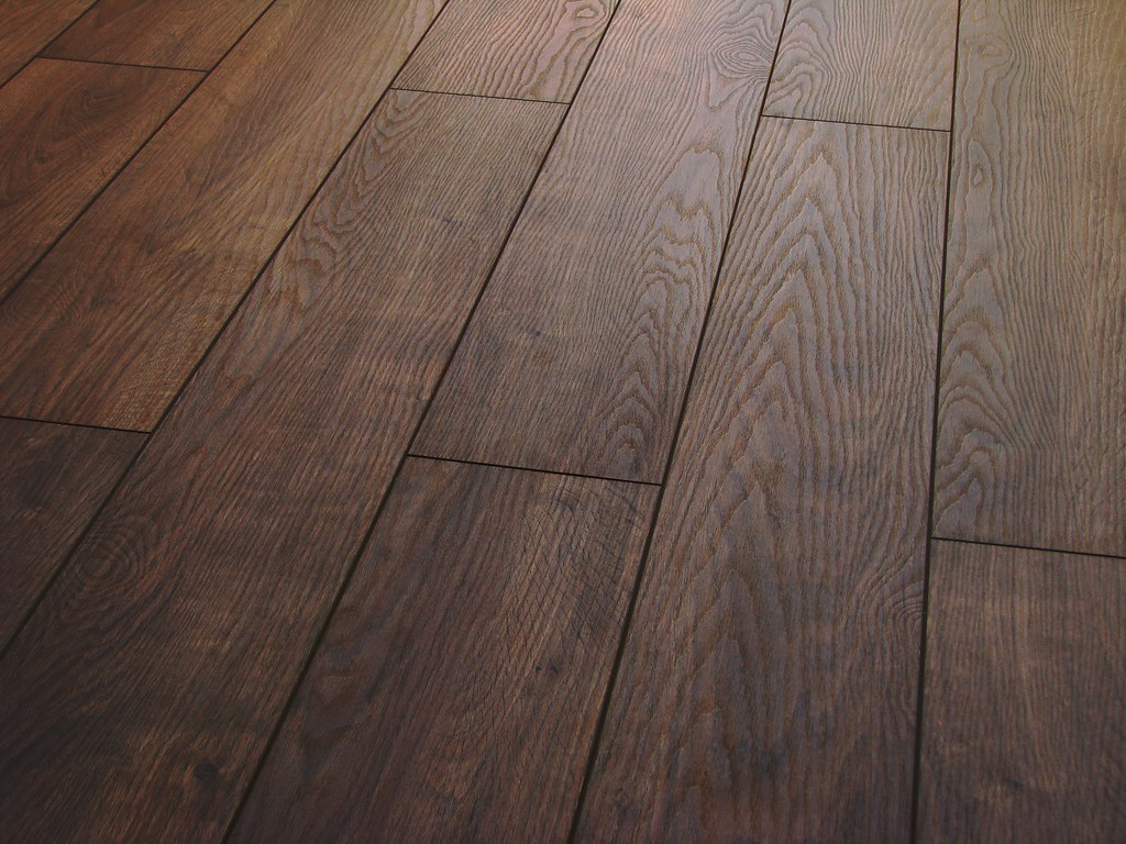 PisoLaminadoClic_ClassicLine_ItalianWalnut_3.jpg