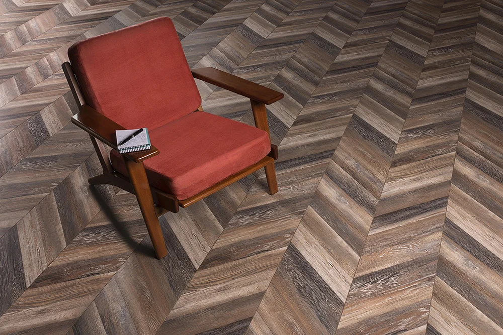 PisoLaminadoClic_GrandLine_Chevron_2.jpg