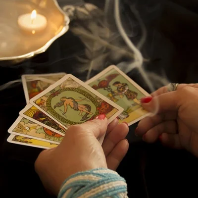 tarot_card_dubai.jpg