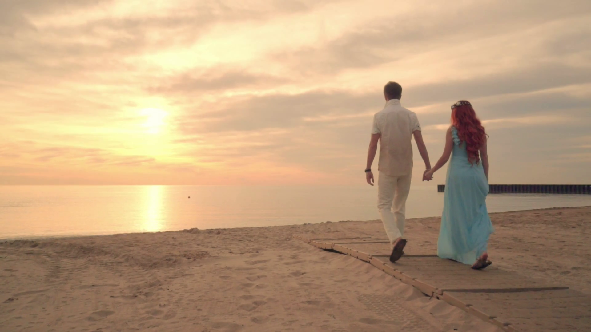 romantic-couple-beach-couple-beach-couple-walking-on-beach-love-concept-attractive-couple-at-sunset-near-ocean-honeymoon-vacation-romantic-couple-in-love-love-couple-holding-hands-at-sunset_re1yf1_-e_thumbnail-full01.png