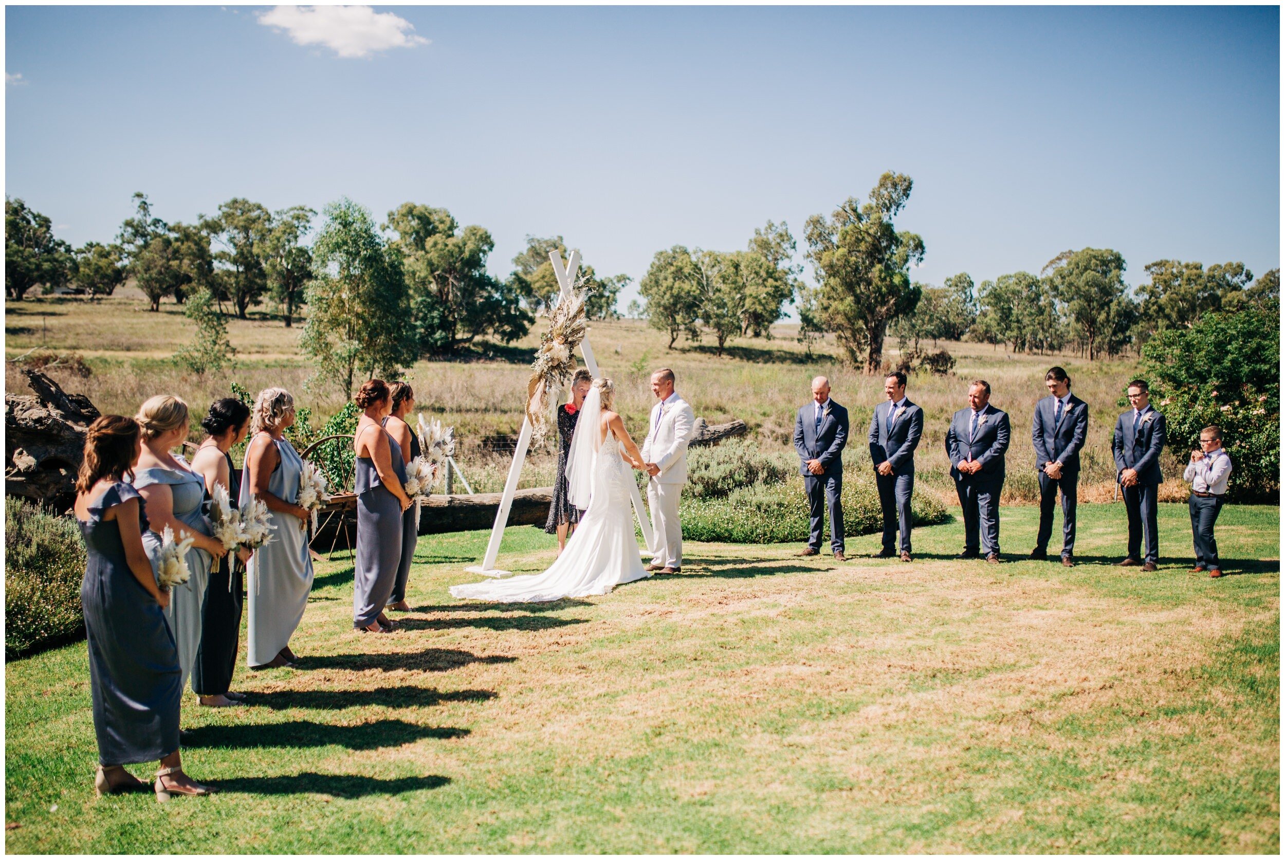 Outback_Cellar_Dubbo_Wedding_Photographer_0272.jpg