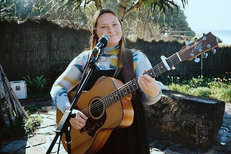 Live music - Maddy May