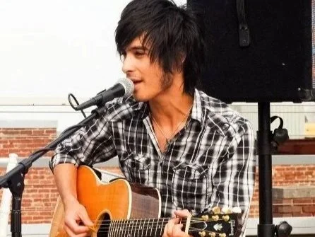 Live music - Jason Resch