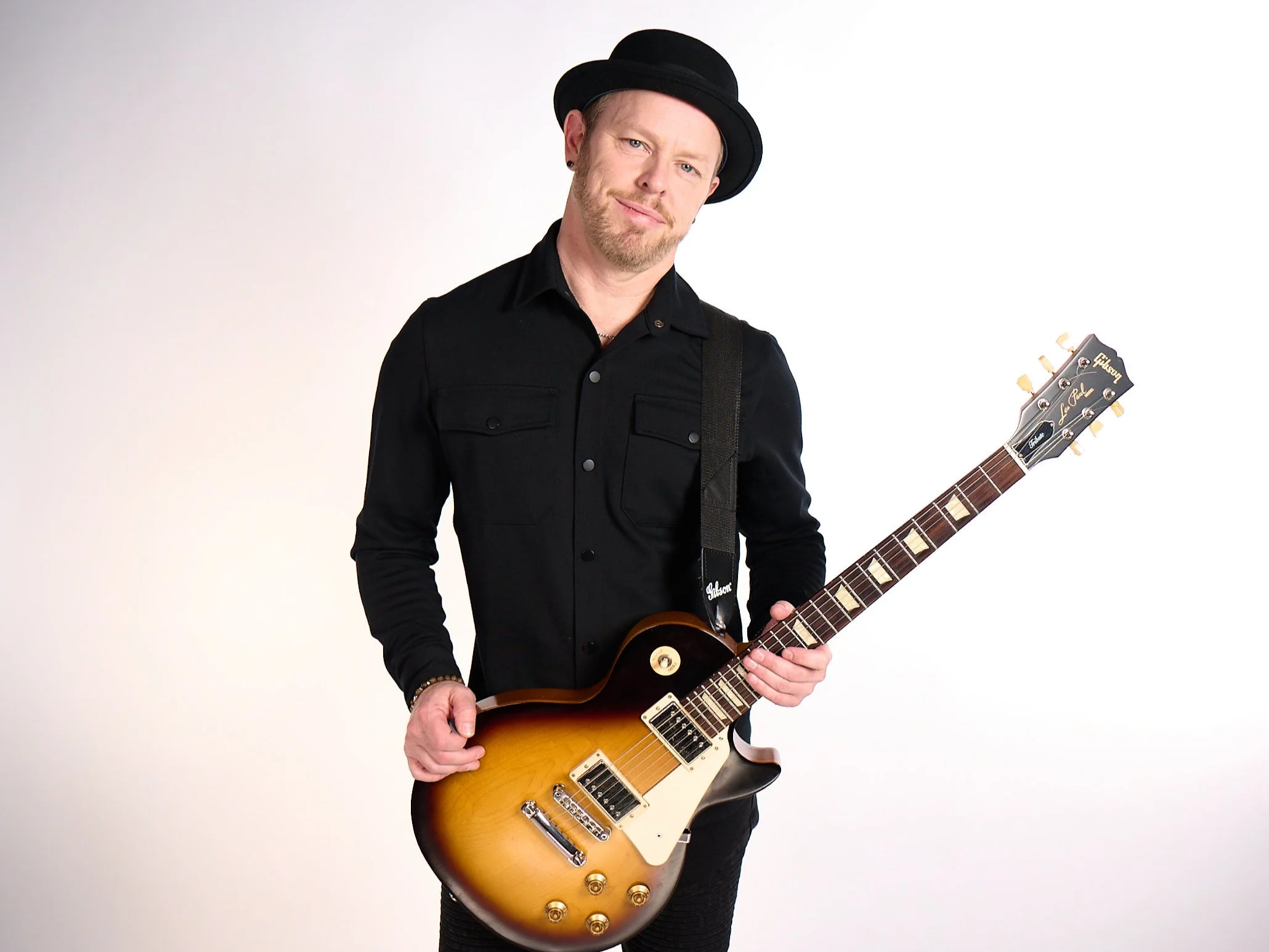 Live music - Olly Coombs