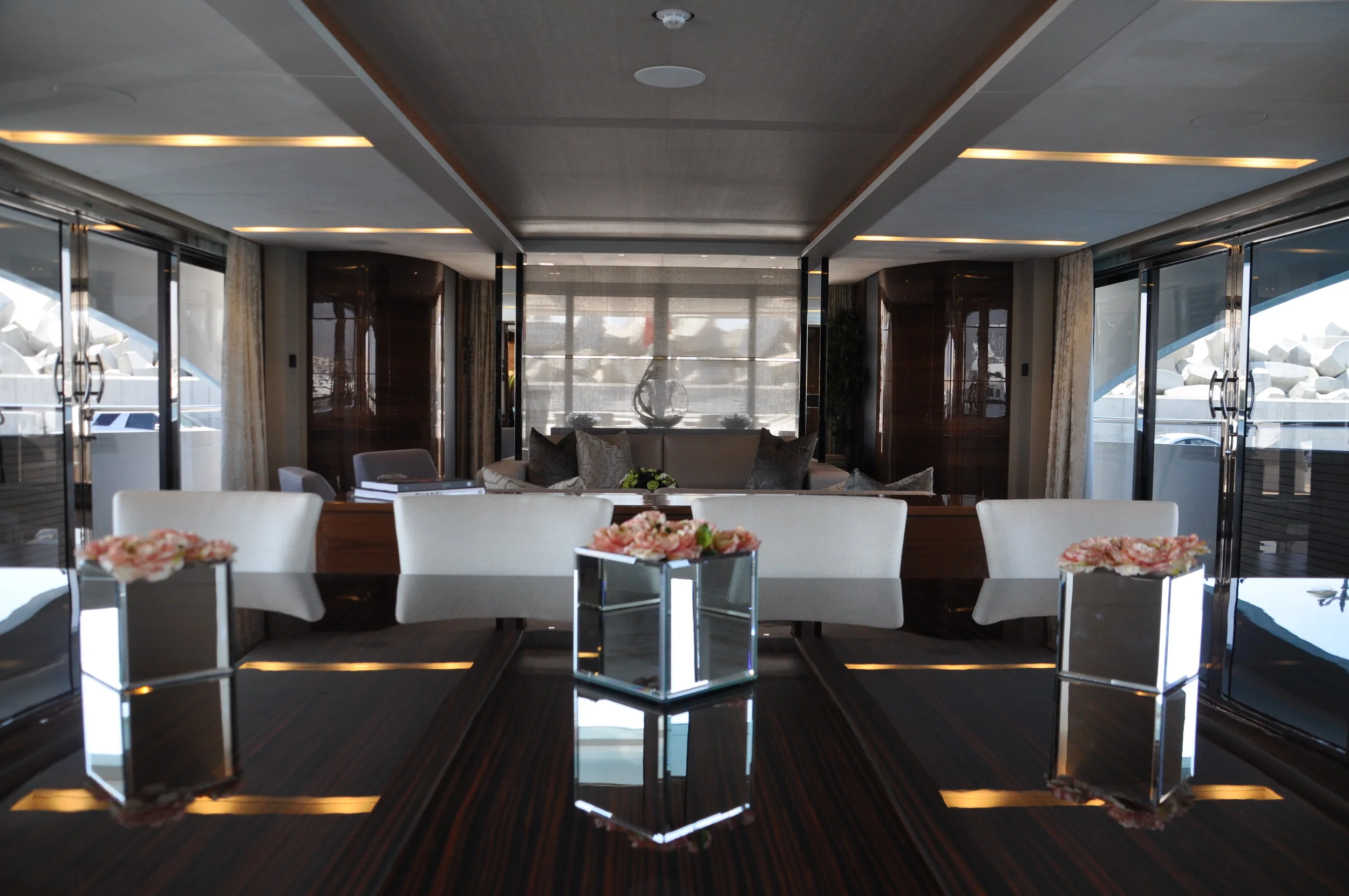 Artificial flower displays onboard a 40 meter