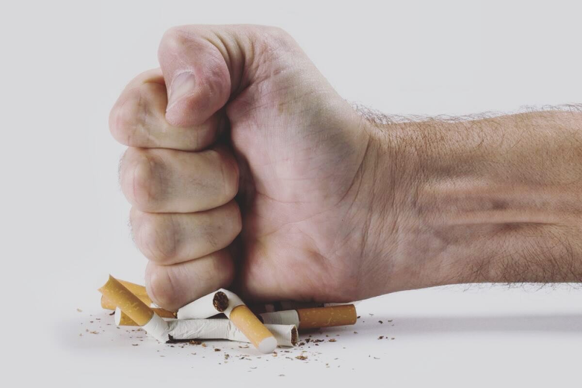 Wist jij dat rokers gemiddeld 10 jaar korter leven dan niet-rokers?

Dat komt omdat je als roker een hoger risico hebt op het ontwikkelen van allerlei chronische ziekten en gezondheidsproblemen, zoals:

➡️ Longaandoeningen zoals COPD 
➡️ Verschillend
