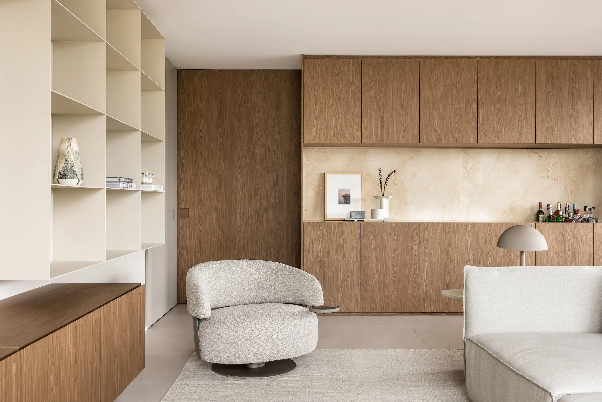 AGE APARTMENT