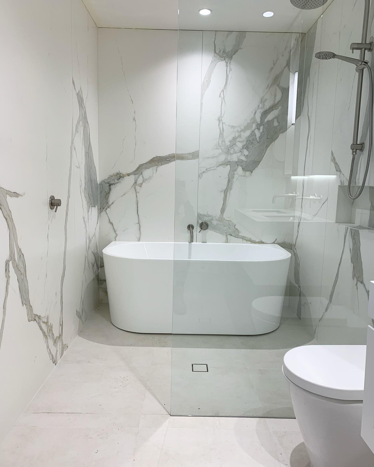 Malvern Project ~ Main Bathroom &amp; En-Suite 
&bull; Calacatta Porcelain Panels