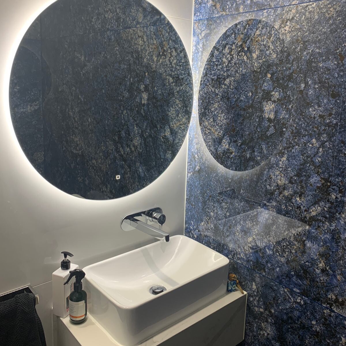 Scroll to see some quality stone and tile works by our team on all bathrooms and living area on our high end project in Portsea.