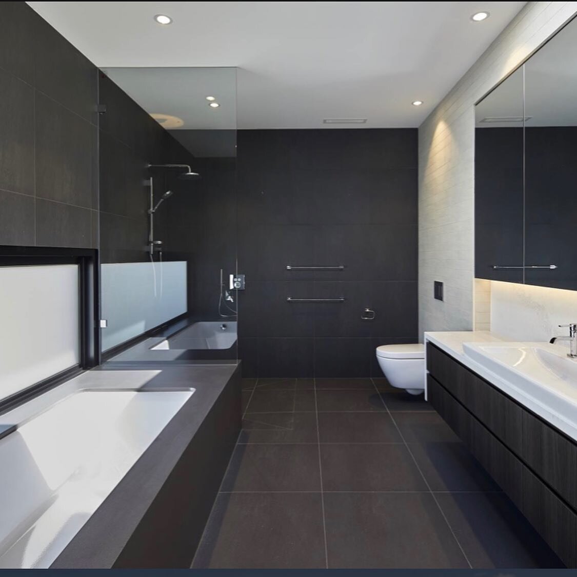 Hawthorn East &bull; Luxury Residence - Main Bathrooms