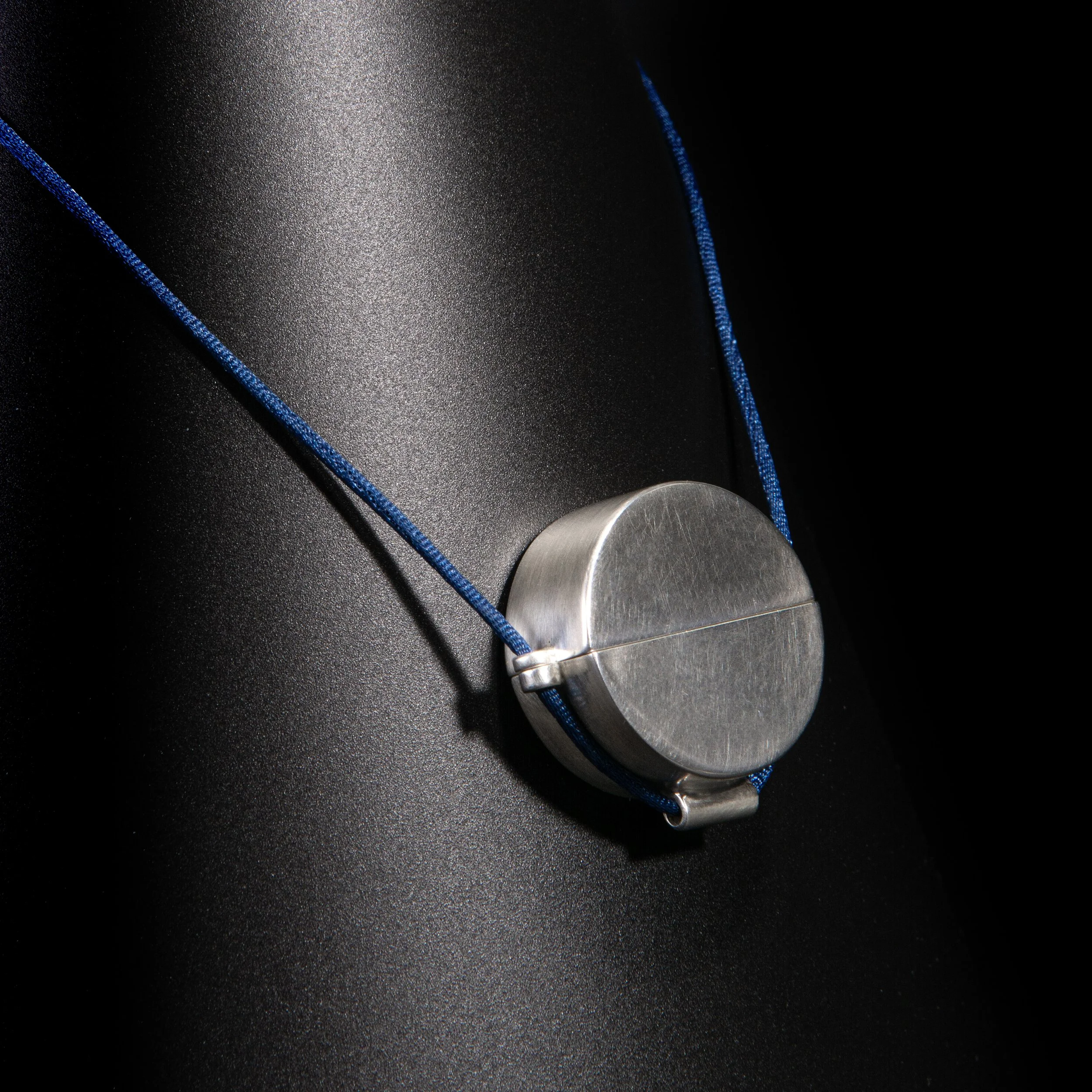 HR-3056-300dpi.jpg