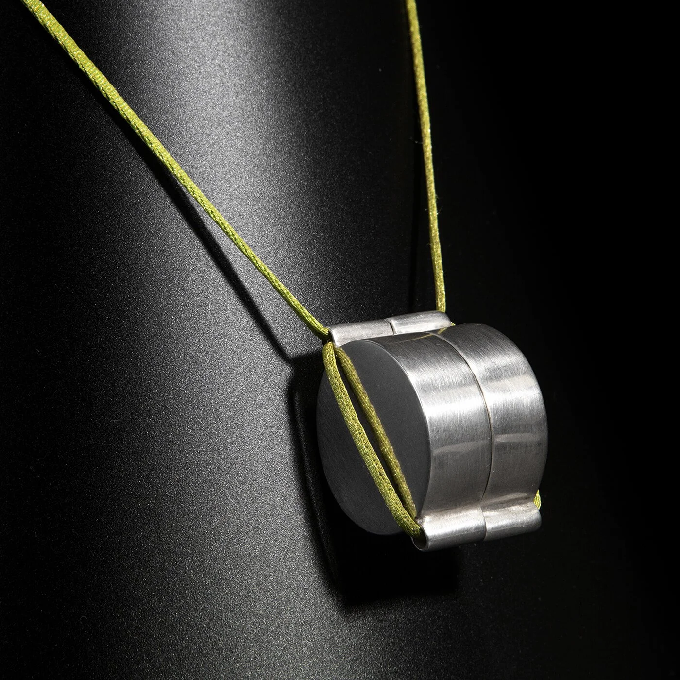 HR-3051-72dpi-web.jpg