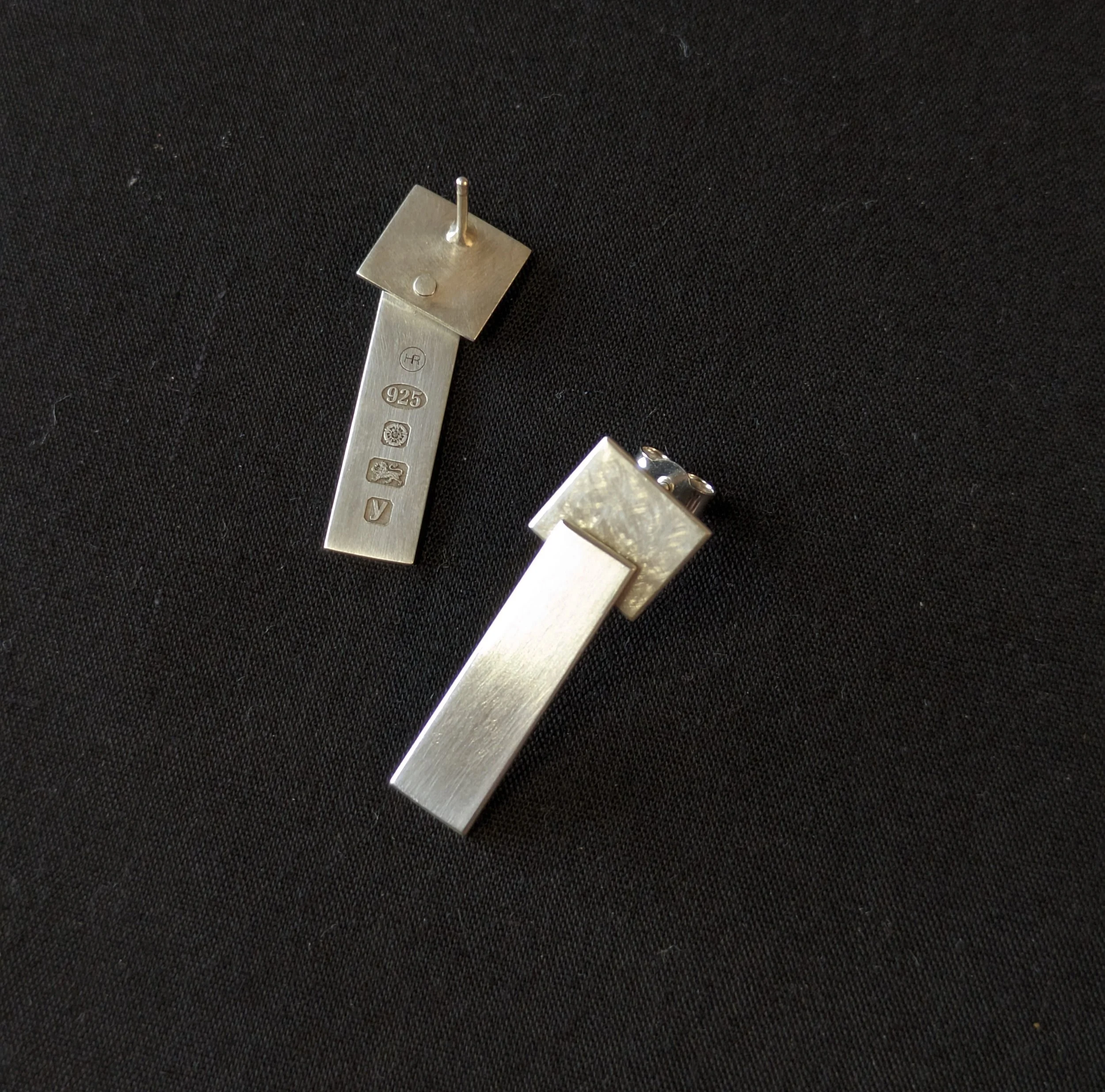 swing earrings.jpg