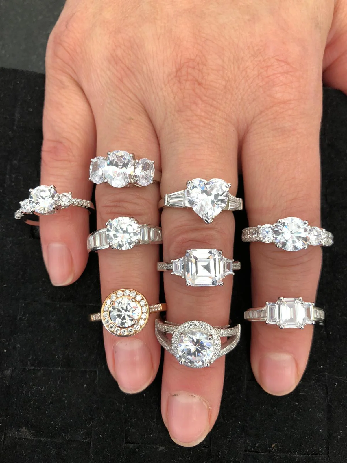 An Experts Guide to Buying An Engagement Ring